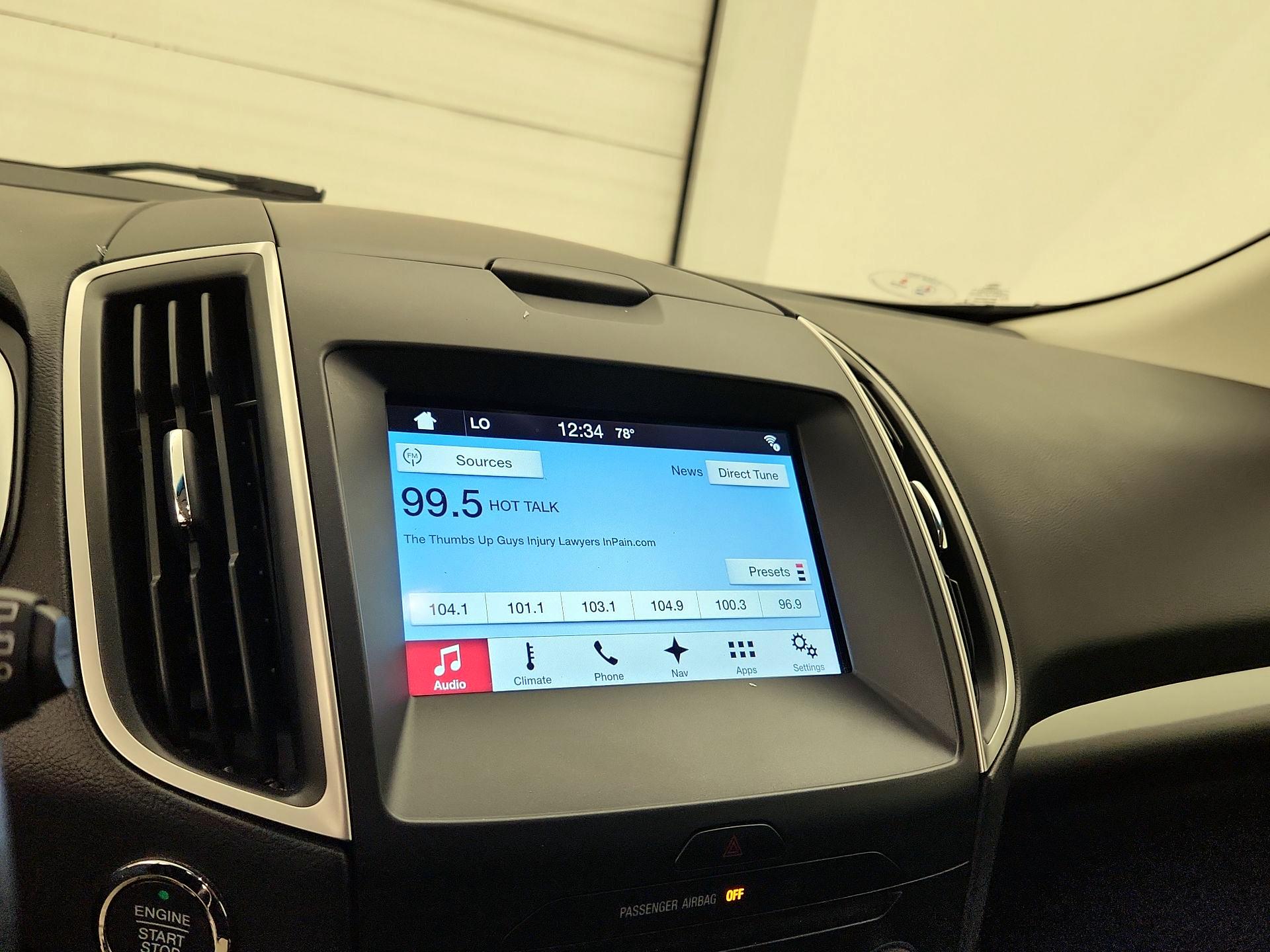 Thumbnail: 2016 Ford Edge - 16