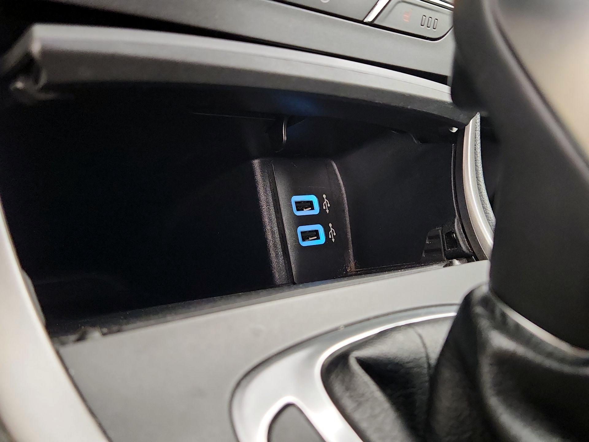 Thumbnail: 2016 Ford Edge - 19