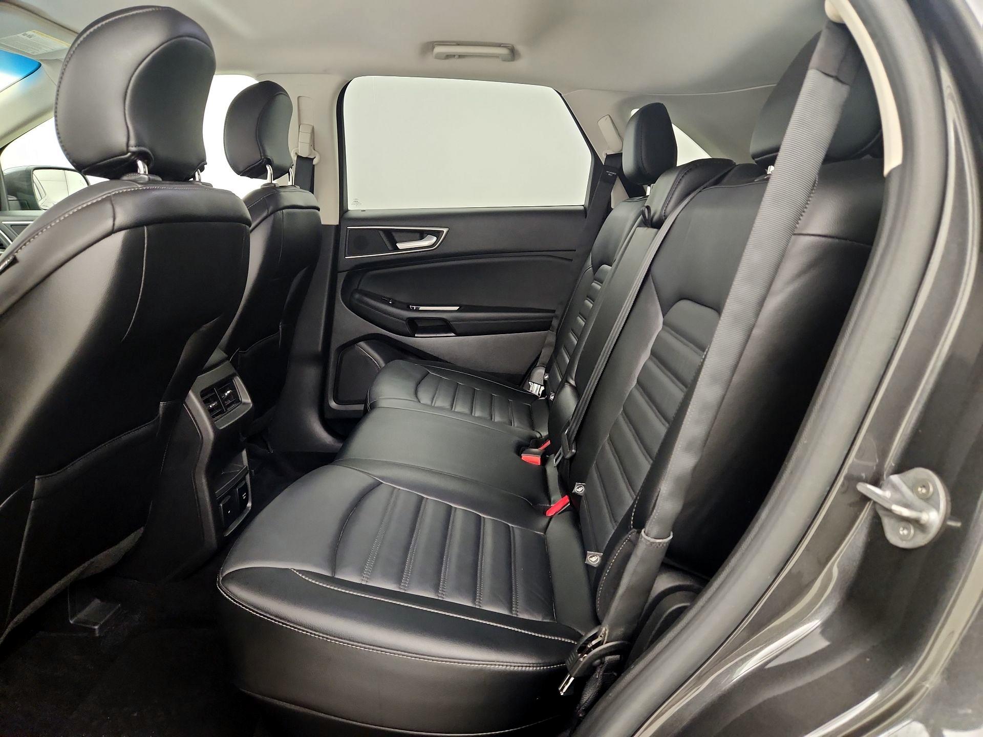Thumbnail: 2016 Ford Edge - 20