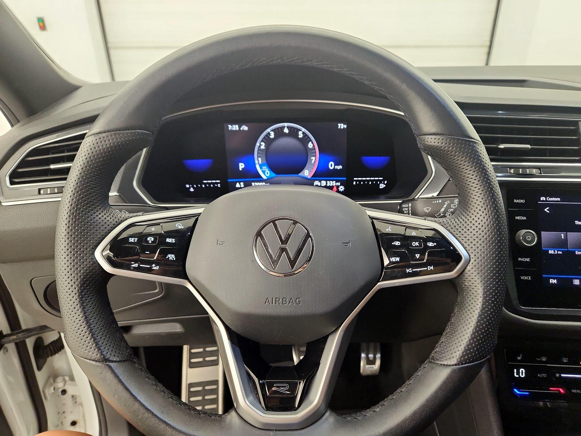 Thumbnail: 2022 Volkswagen Tiguan - 10