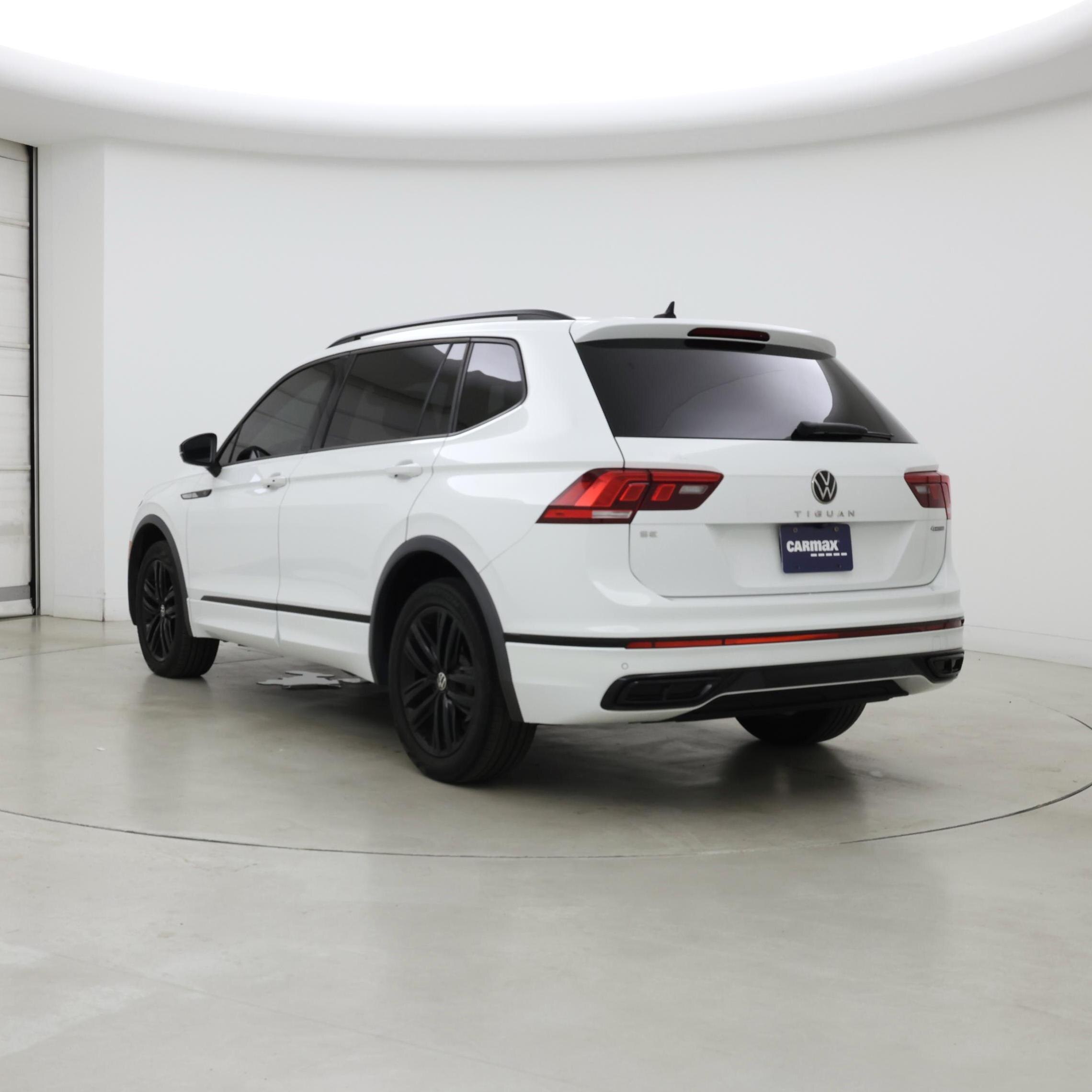 Thumbnail: 2022 Volkswagen Tiguan - 2