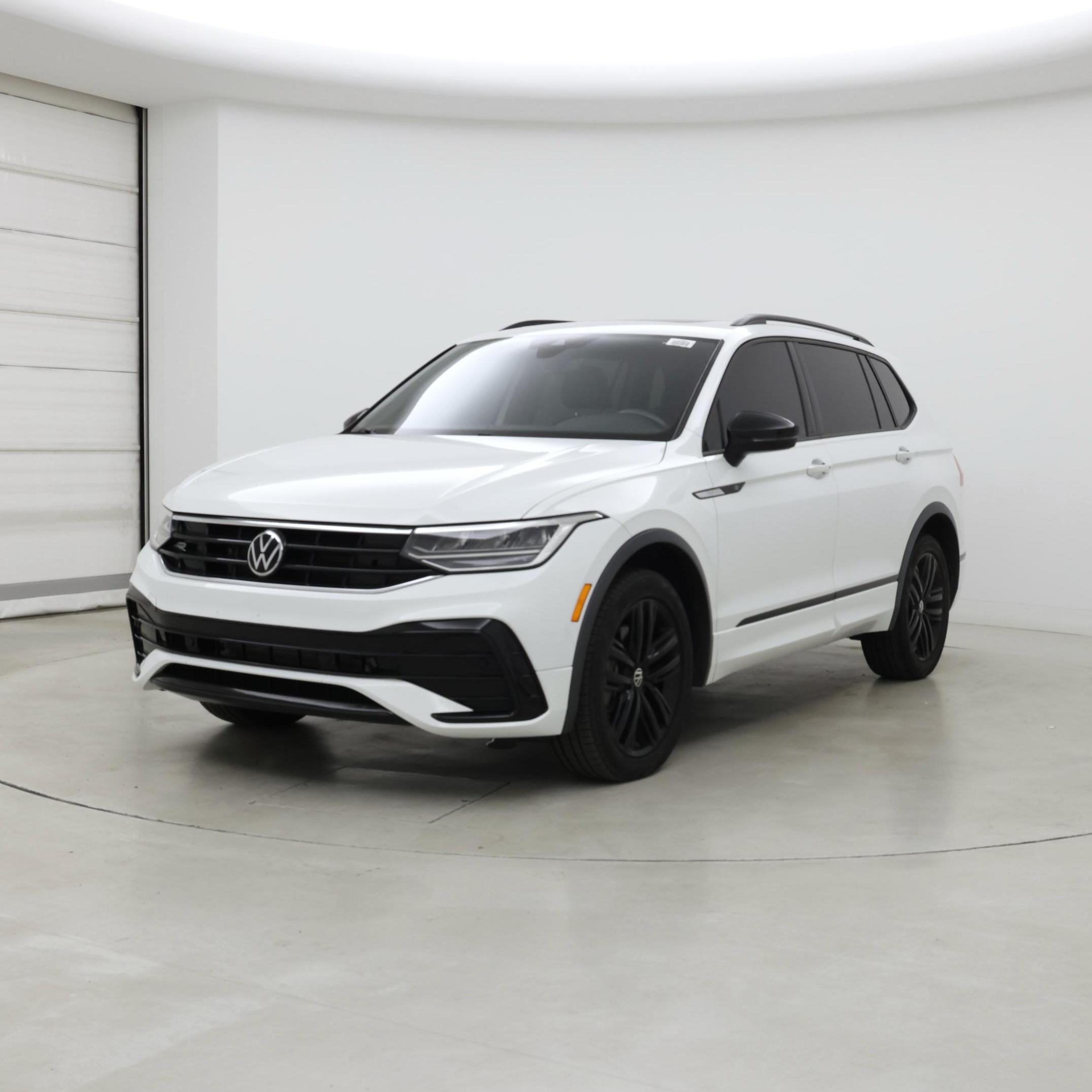 Thumbnail: 2022 Volkswagen Tiguan - 4
