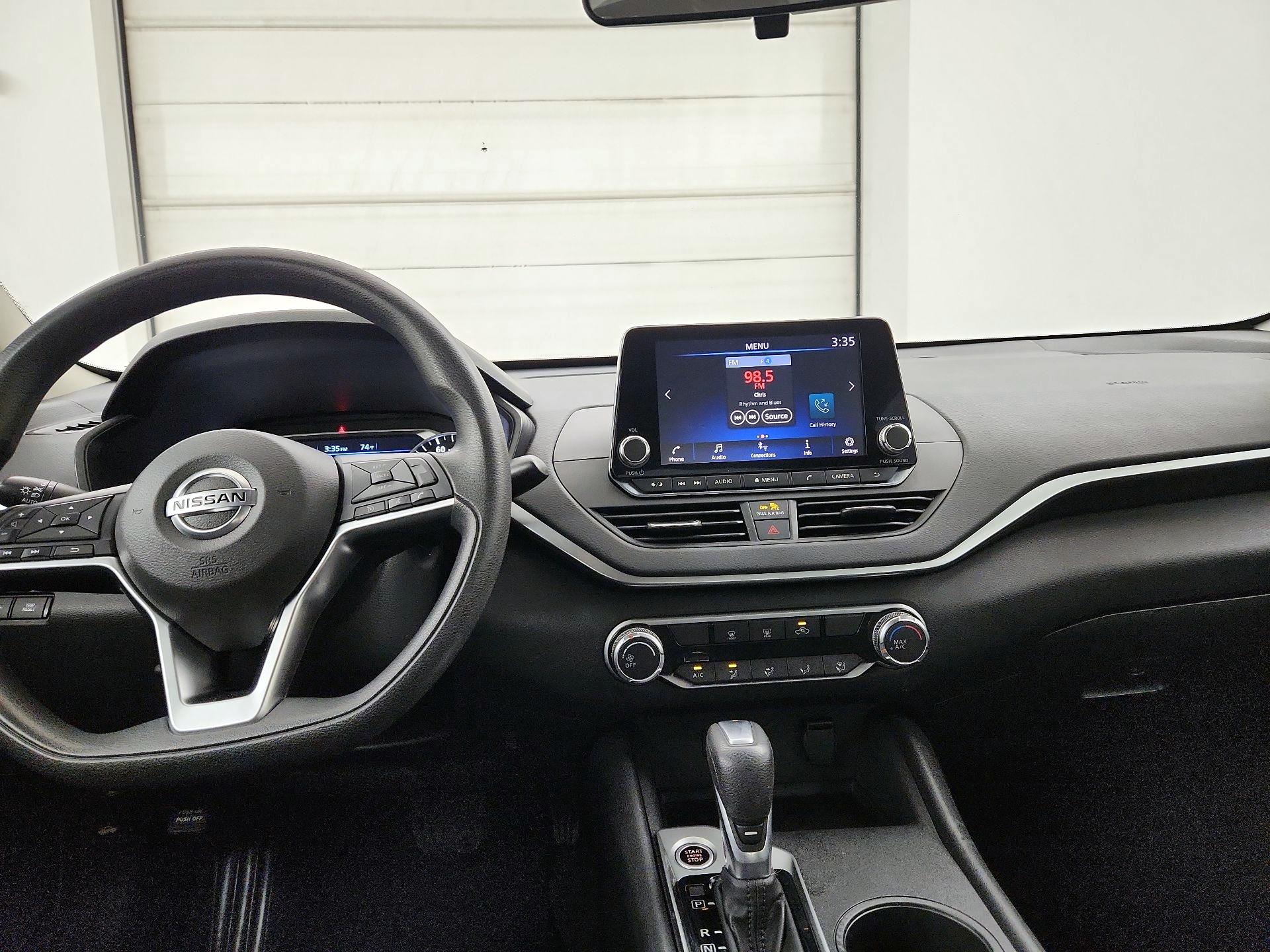 Thumbnail: 2019 Nissan Altima - 9