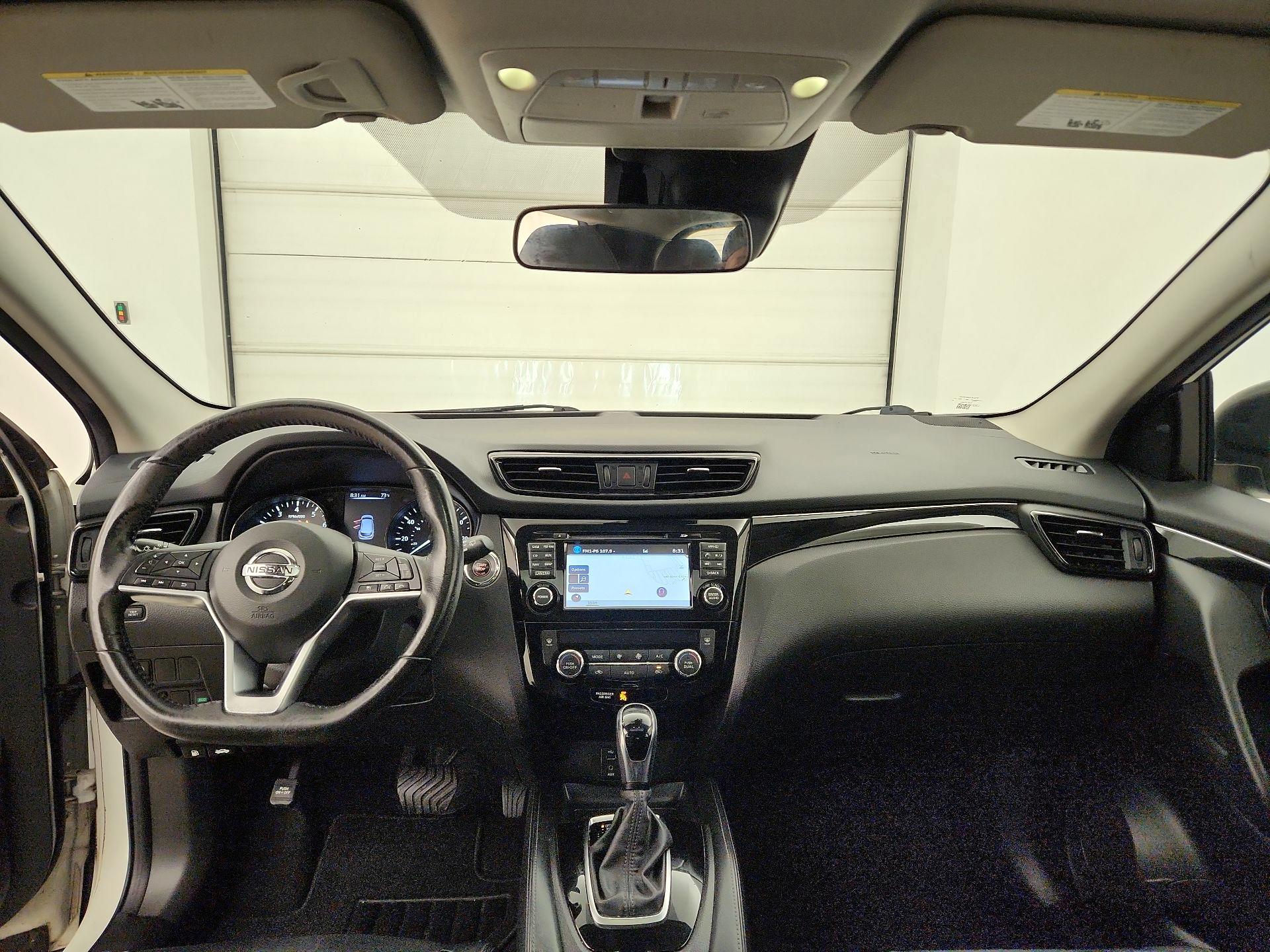 Thumbnail: 2017 Nissan Rogue Sport - 9