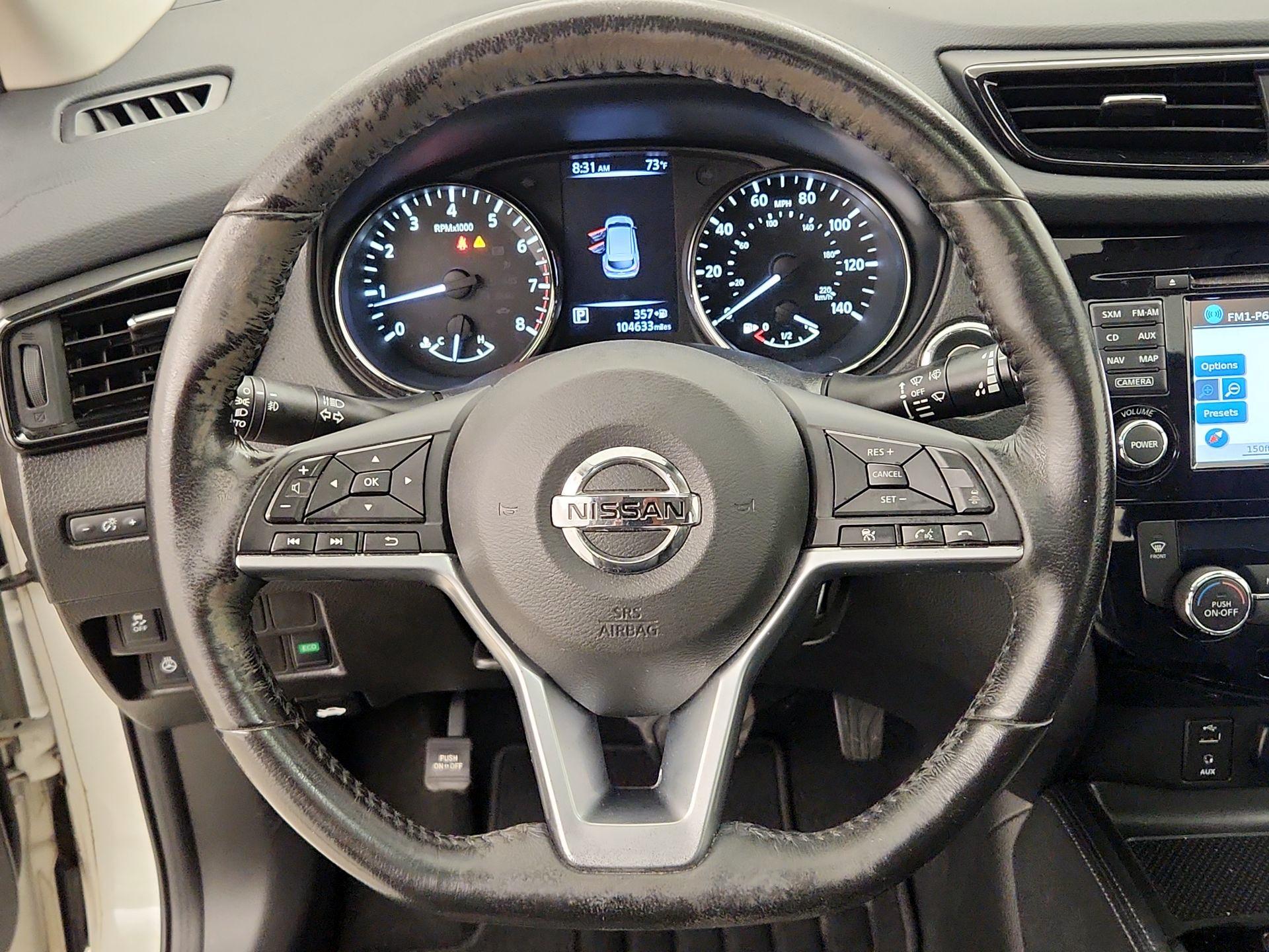 Thumbnail: 2017 Nissan Rogue Sport - 10
