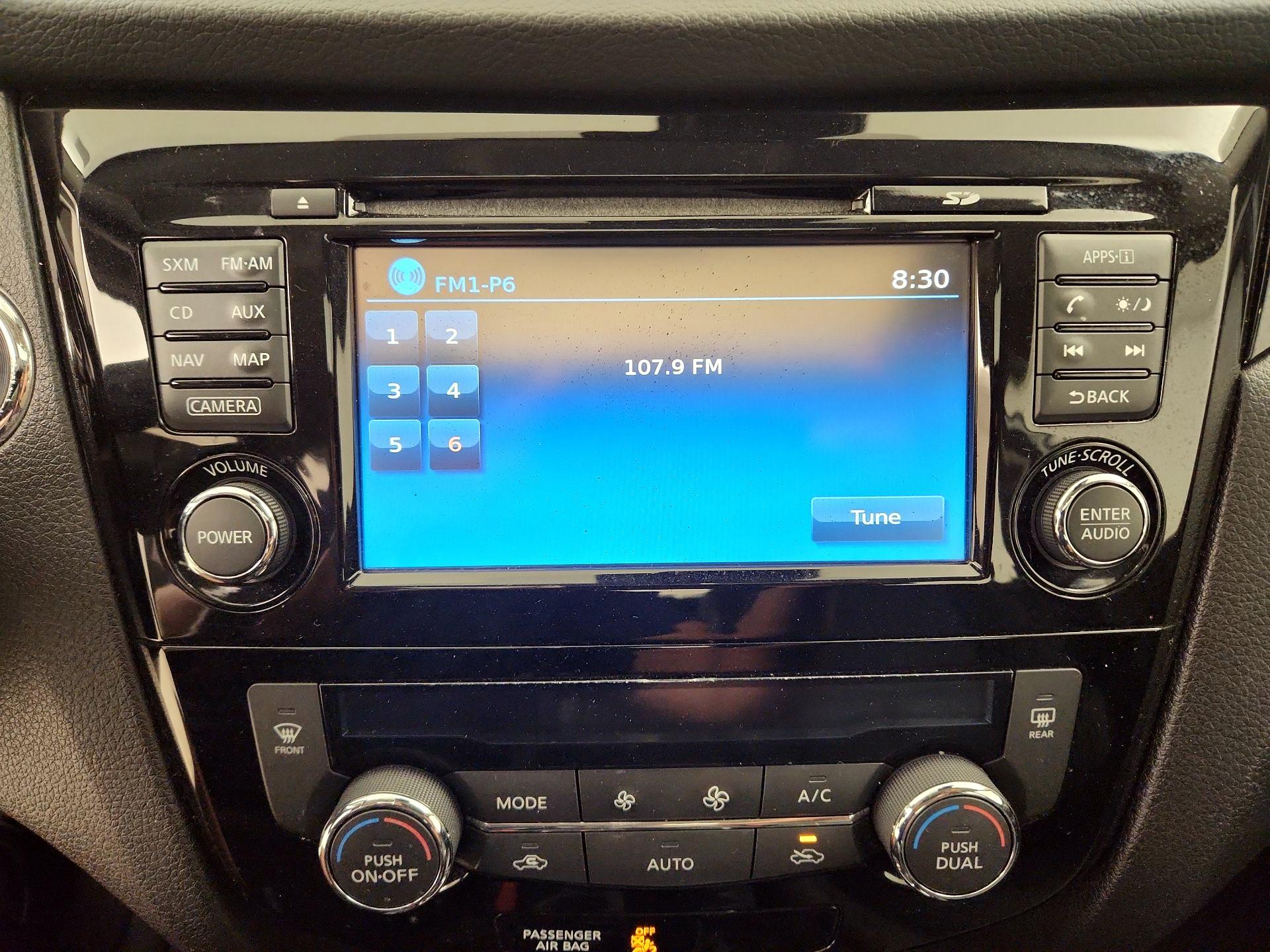 Thumbnail: 2017 Nissan Rogue Sport - 16