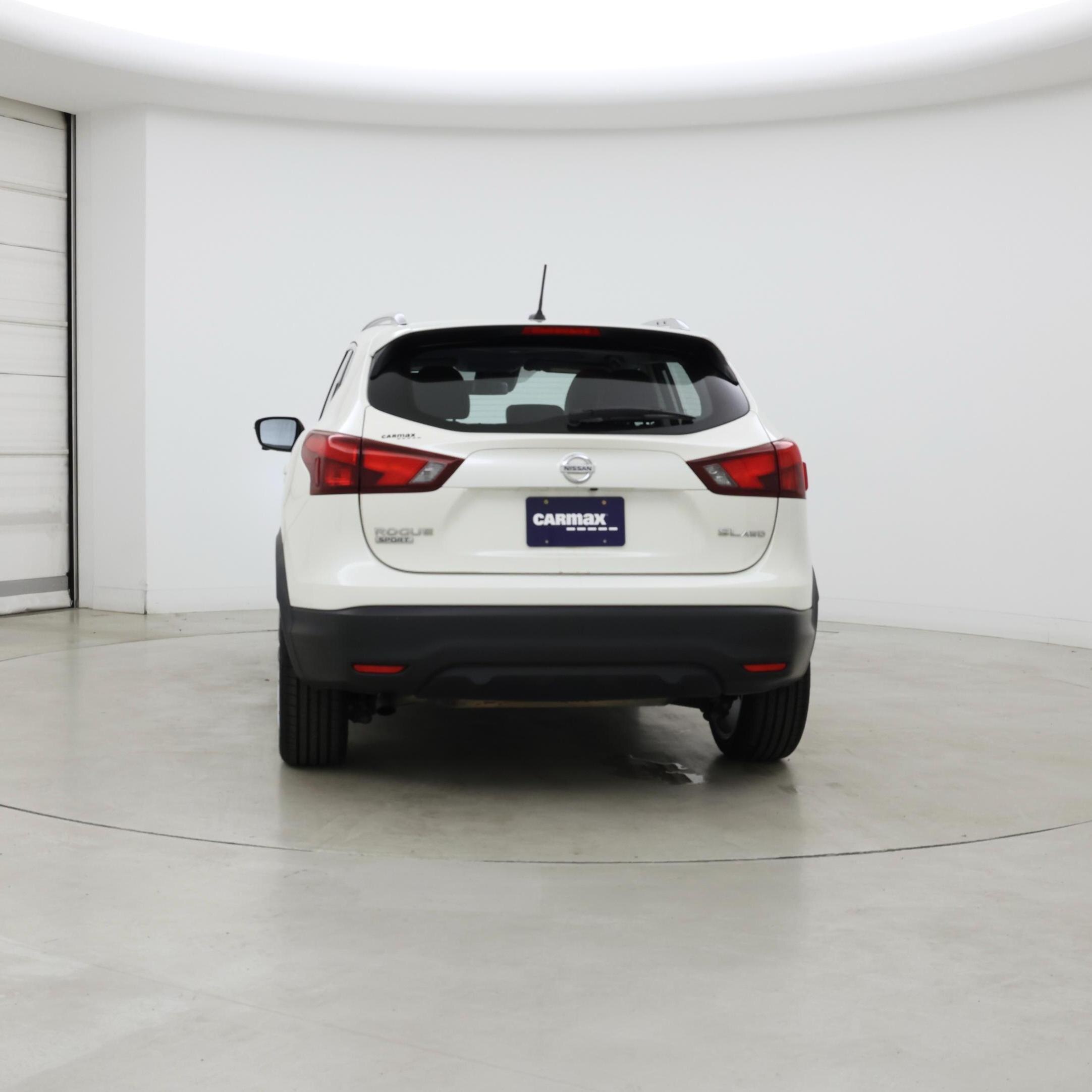 Thumbnail: 2017 Nissan Rogue Sport - 6