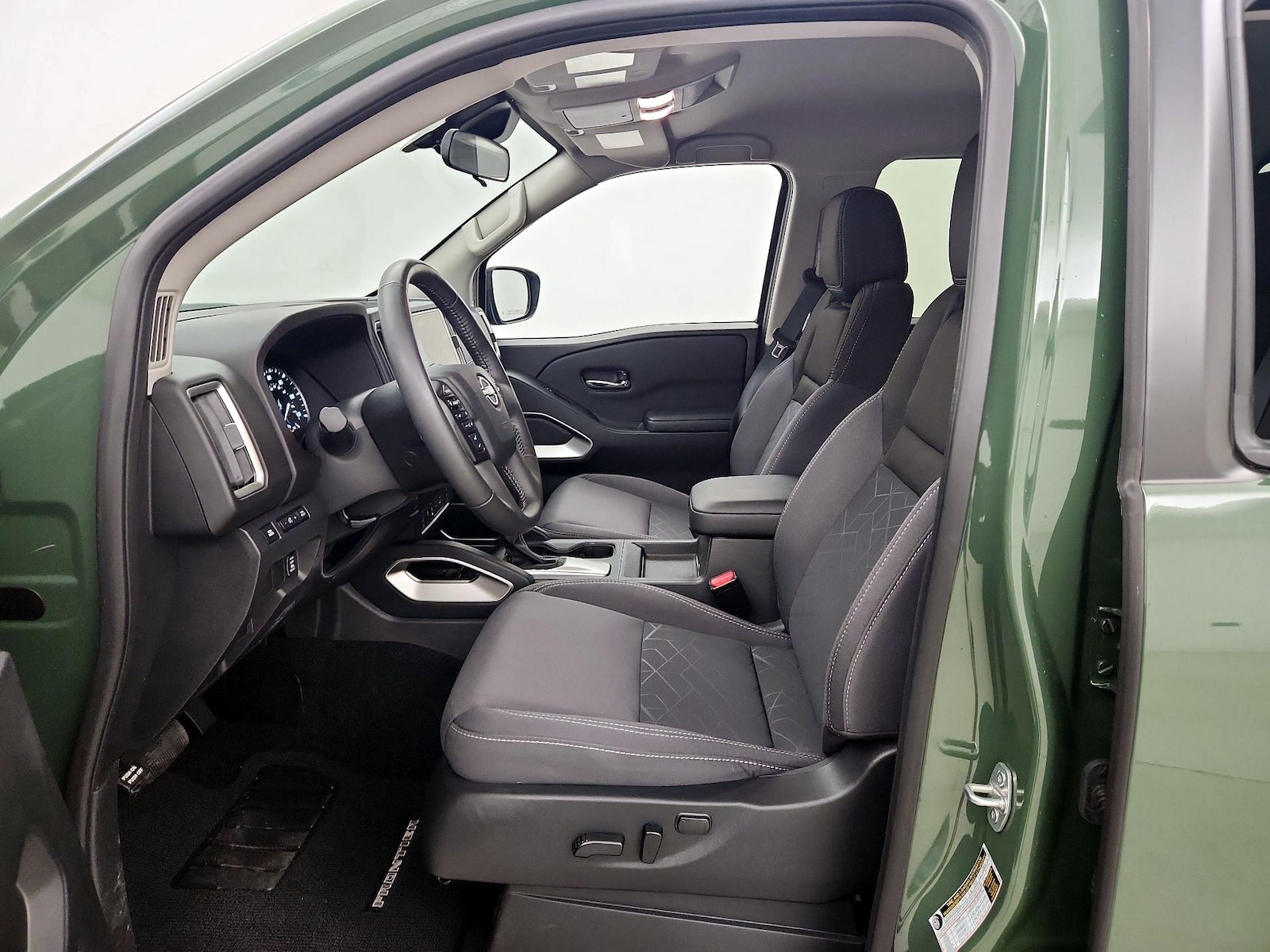 2025 Nissan Frontier SV - Photo 12