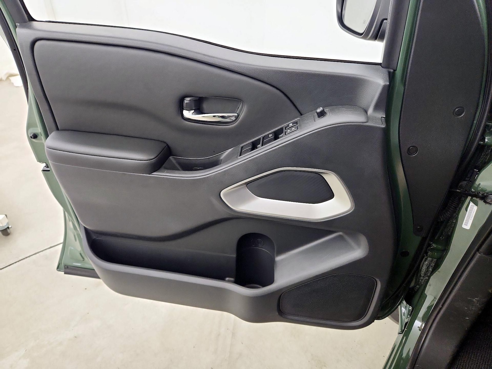 2025 Nissan Frontier SV - Photo 13