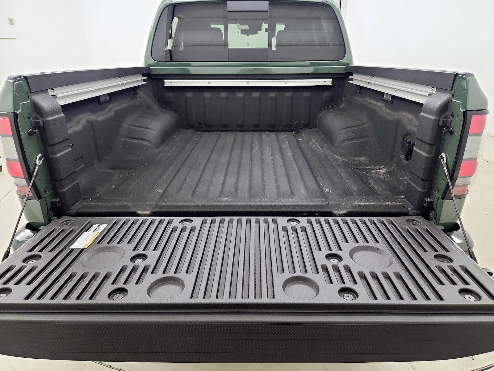 2025 Nissan Frontier SV - Photo 22