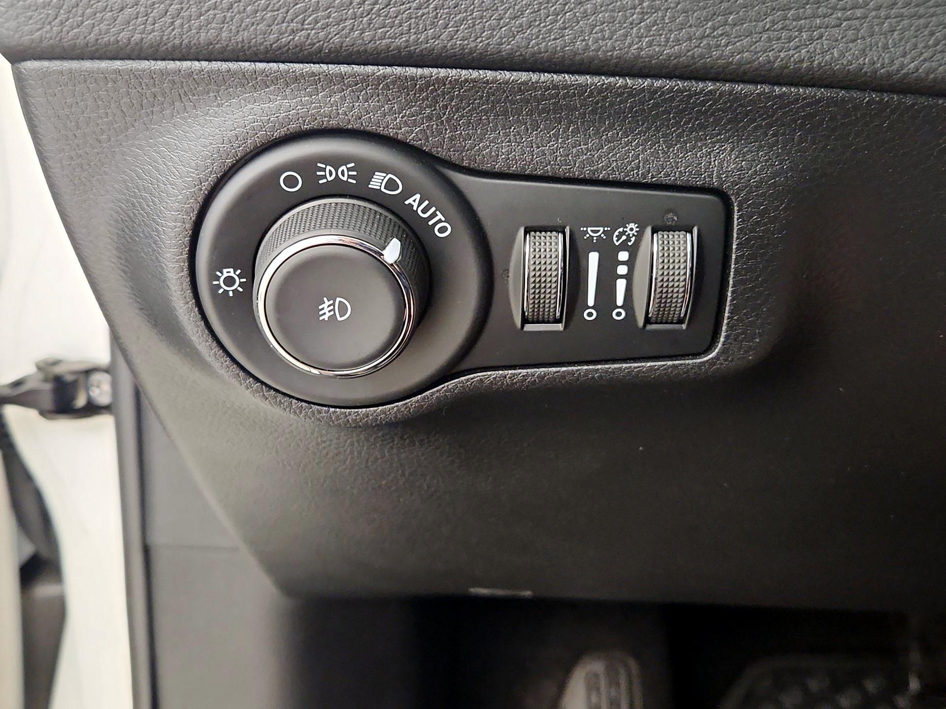 Thumbnail: 2021 Jeep Compass - 13