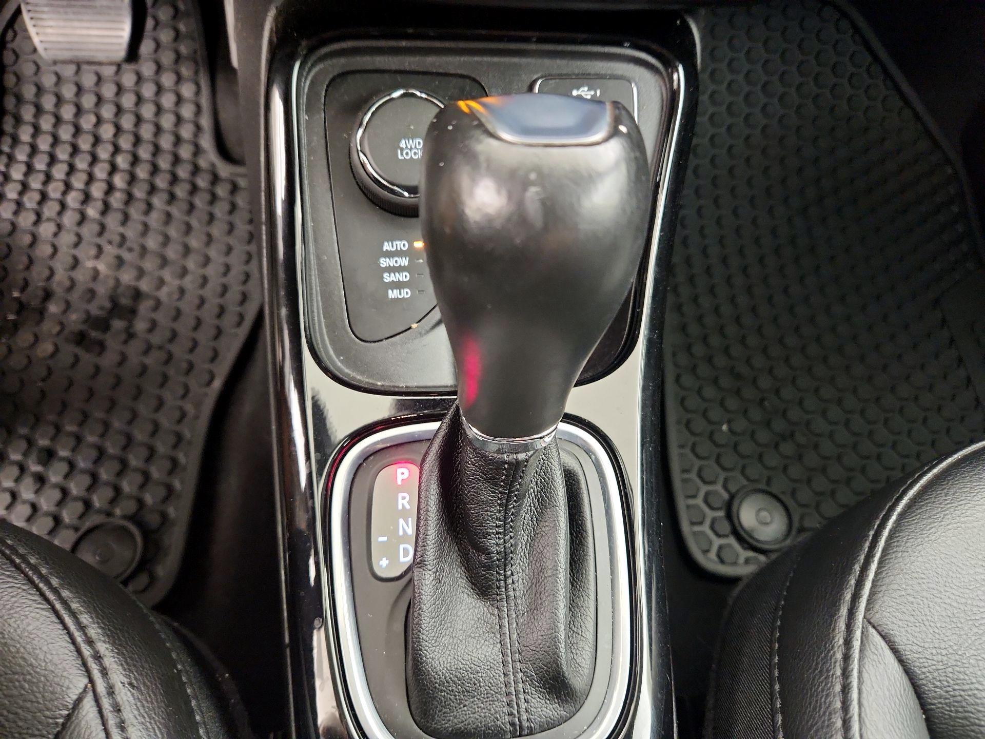 Thumbnail: 2021 Jeep Compass - 17