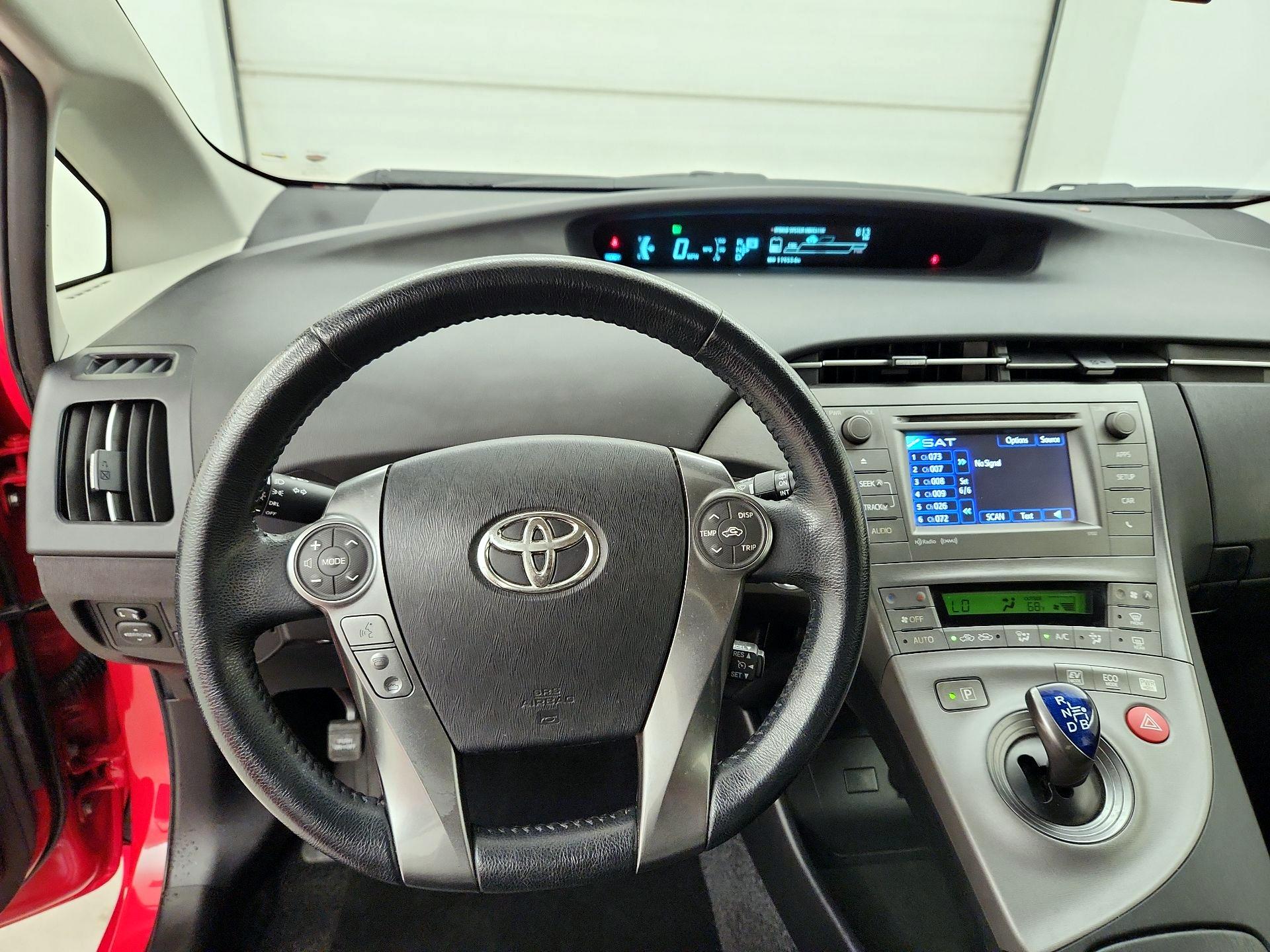 Thumbnail: 2015 Toyota Prius - 10