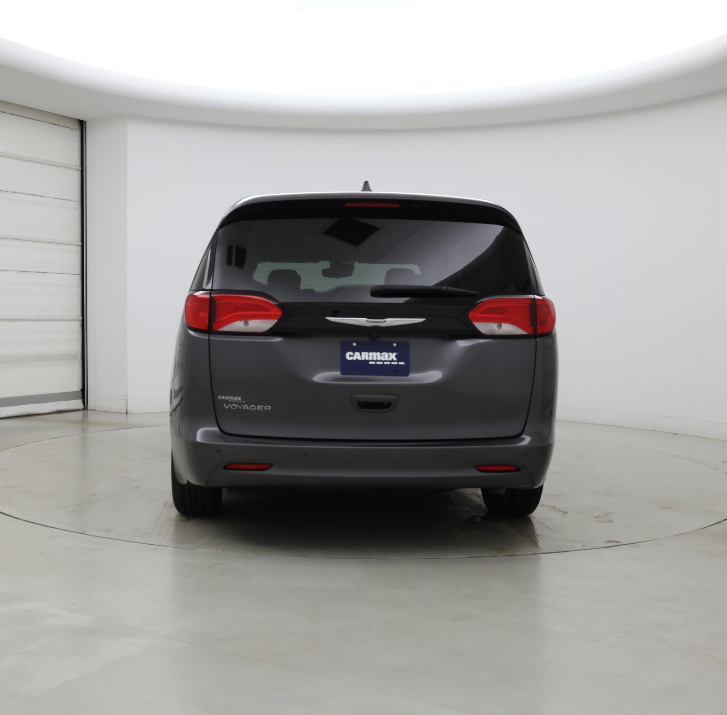 Thumbnail: 2022 Chrysler Voyager - 6