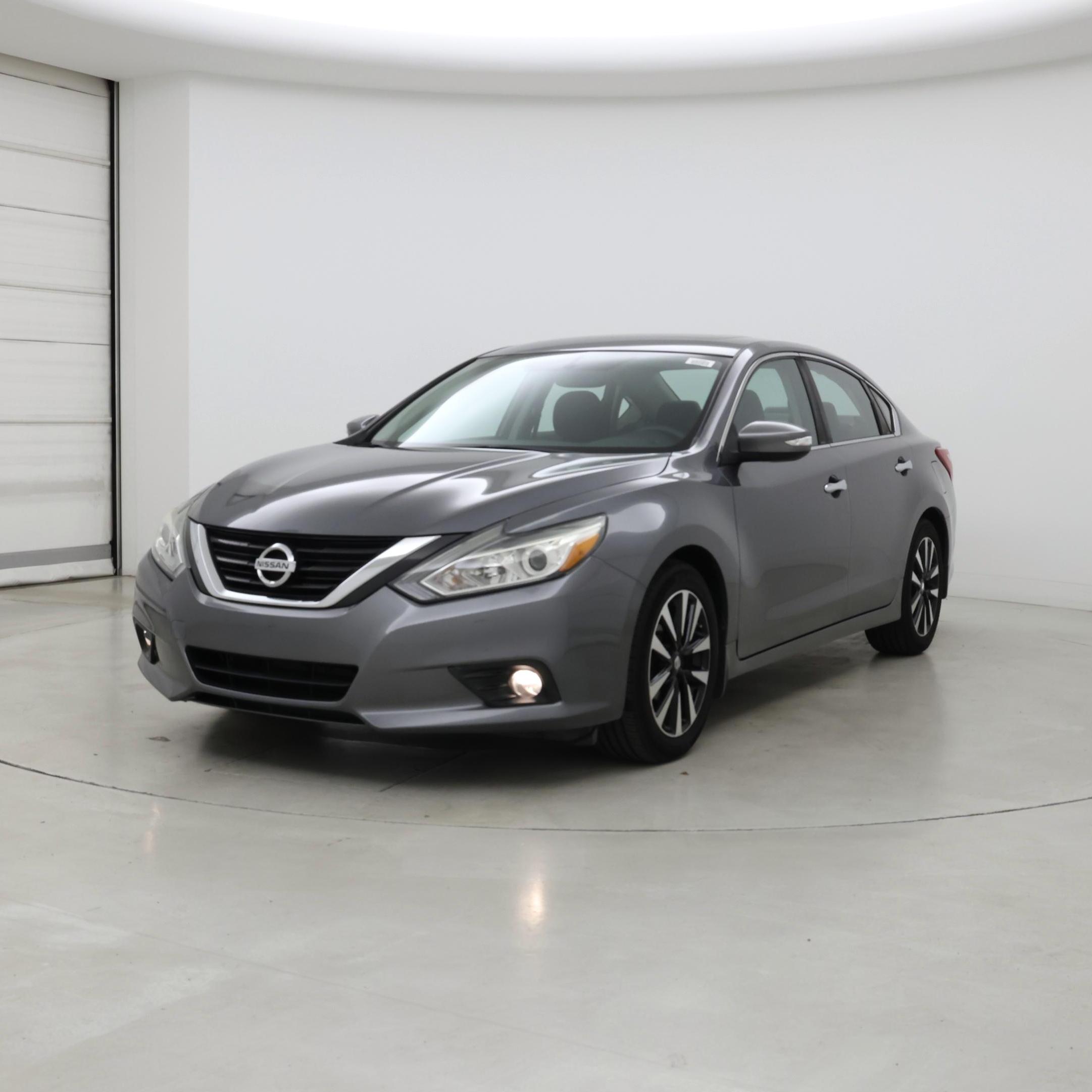 Thumbnail: 2018 Nissan Altima - 4