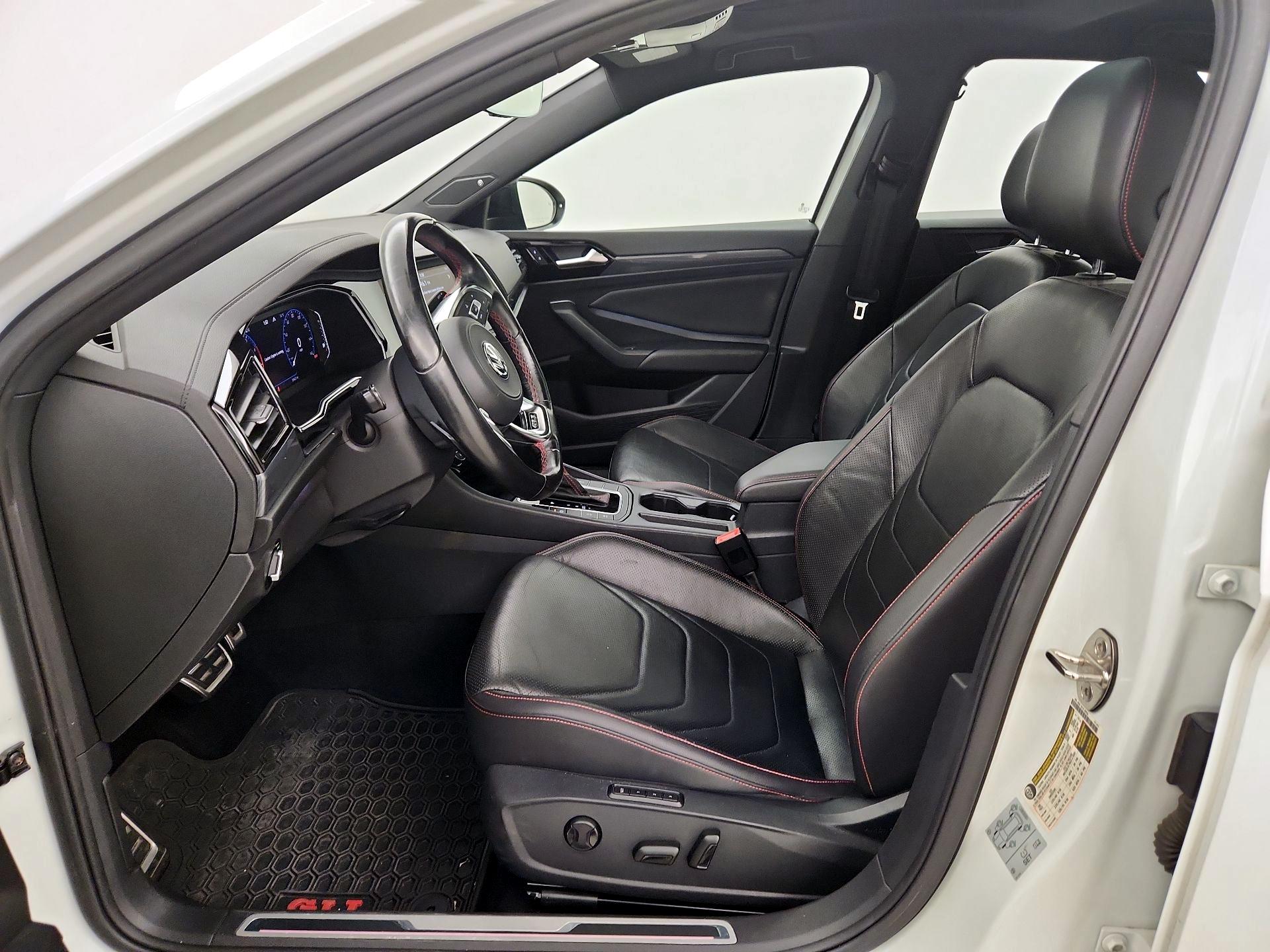 Thumbnail: 2021 Volkswagen Jetta - 11