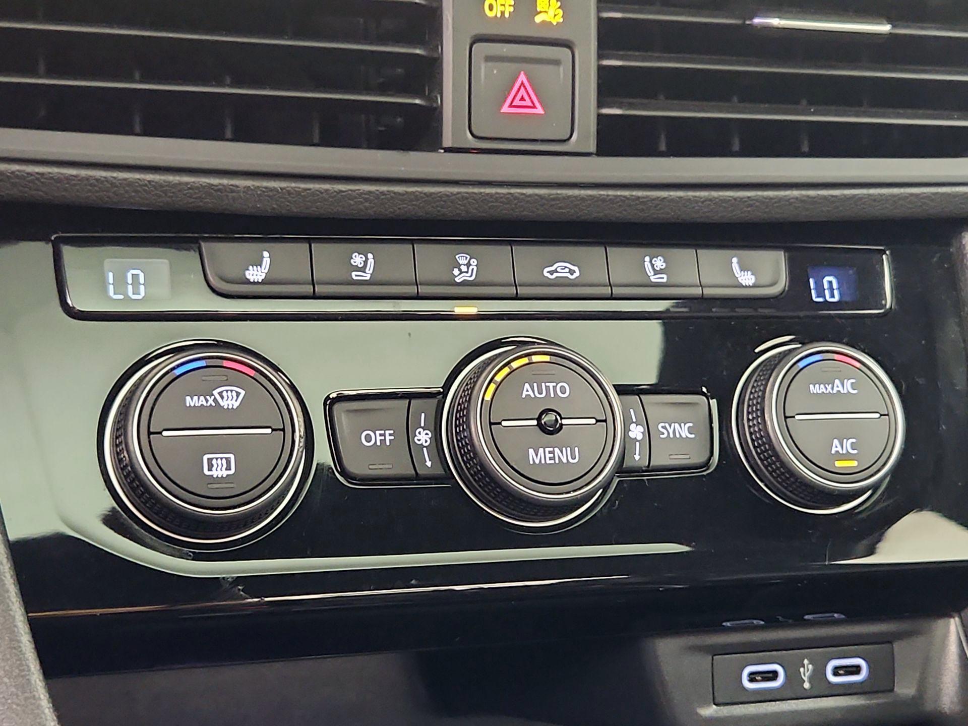 Thumbnail: 2021 Volkswagen Jetta - 16