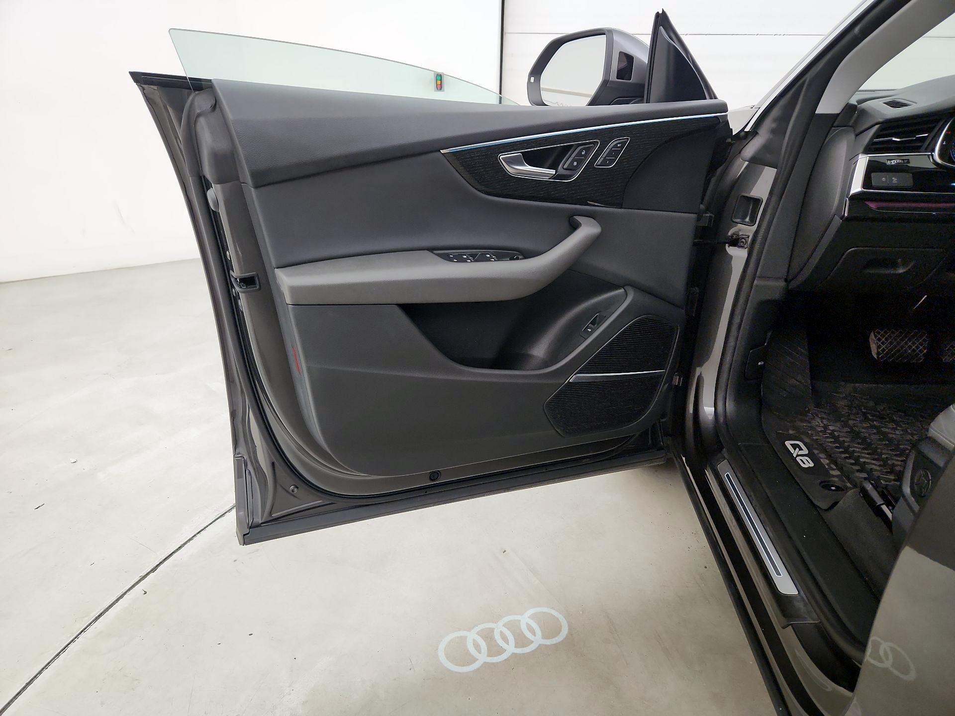 Thumbnail: 2020 Audi Q8 - 12