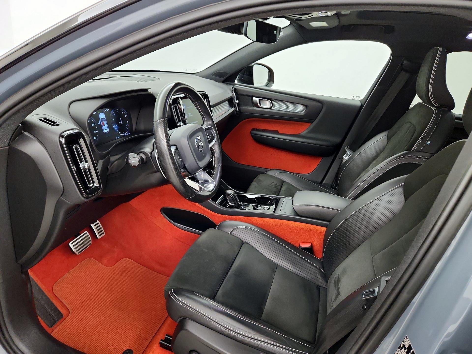 Thumbnail: 2020 Volvo XC40 - 11