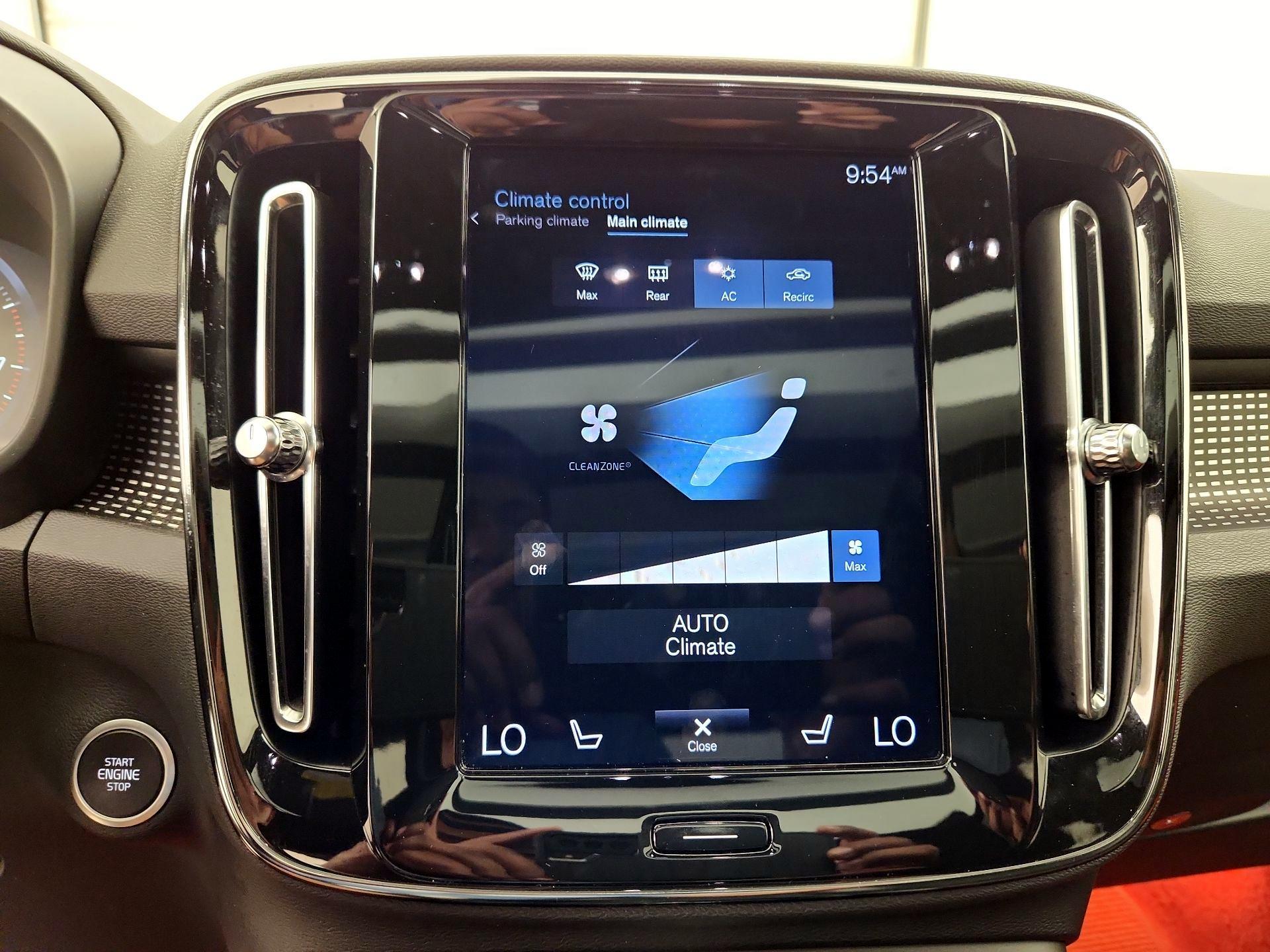 Thumbnail: 2020 Volvo XC40 - 16