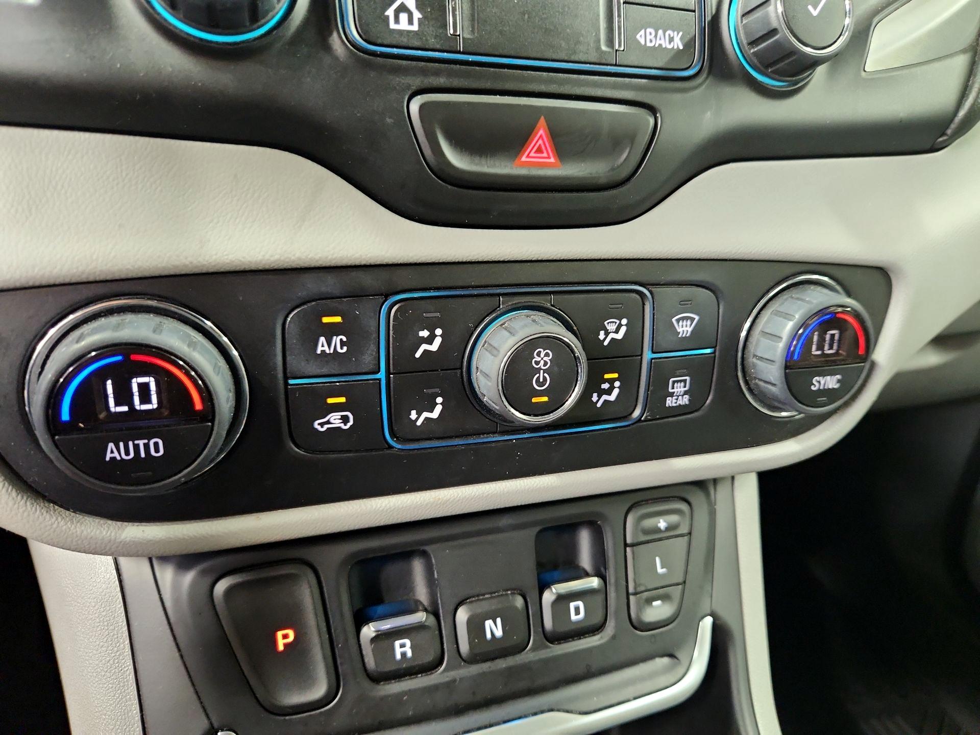 Thumbnail: 2020 GMC Terrain - 16