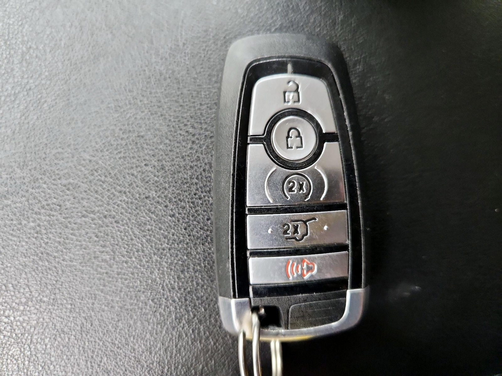 2022 Ford Edge SEL - Photo 24