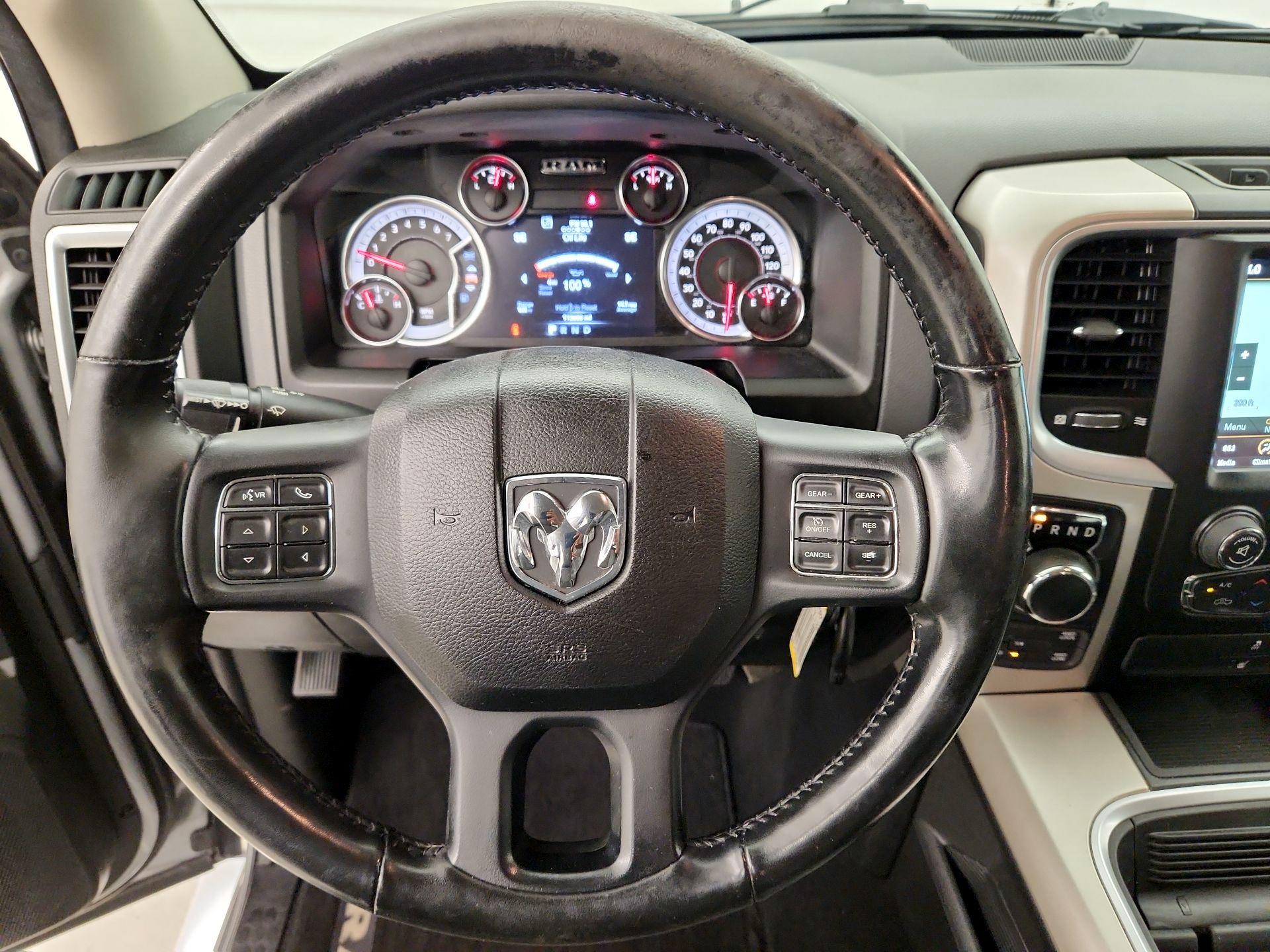 Thumbnail: 2020 RAM 1500 Classic - 10