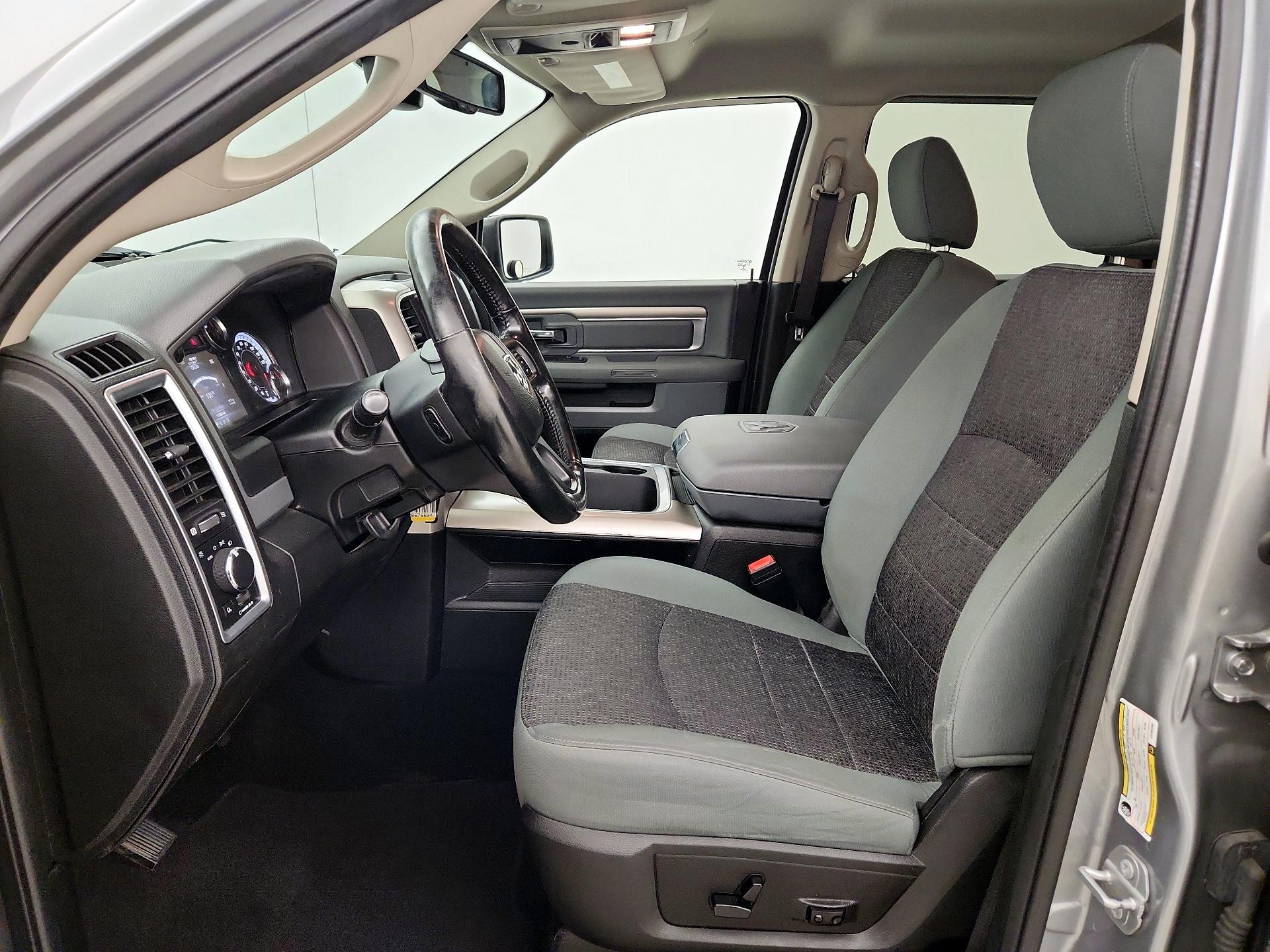 Thumbnail: 2020 RAM 1500 Classic - 11