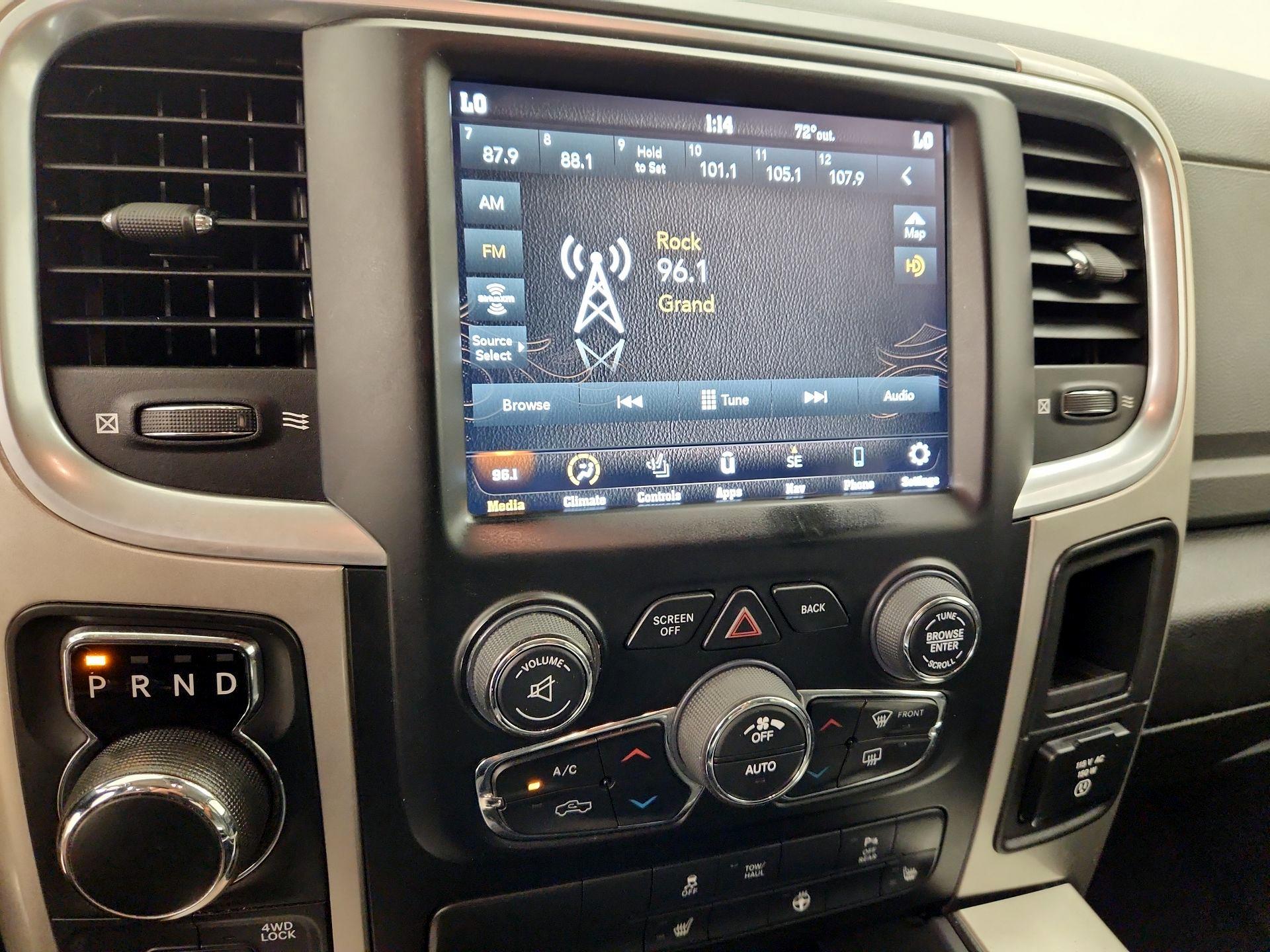 Thumbnail: 2020 RAM 1500 Classic - 16