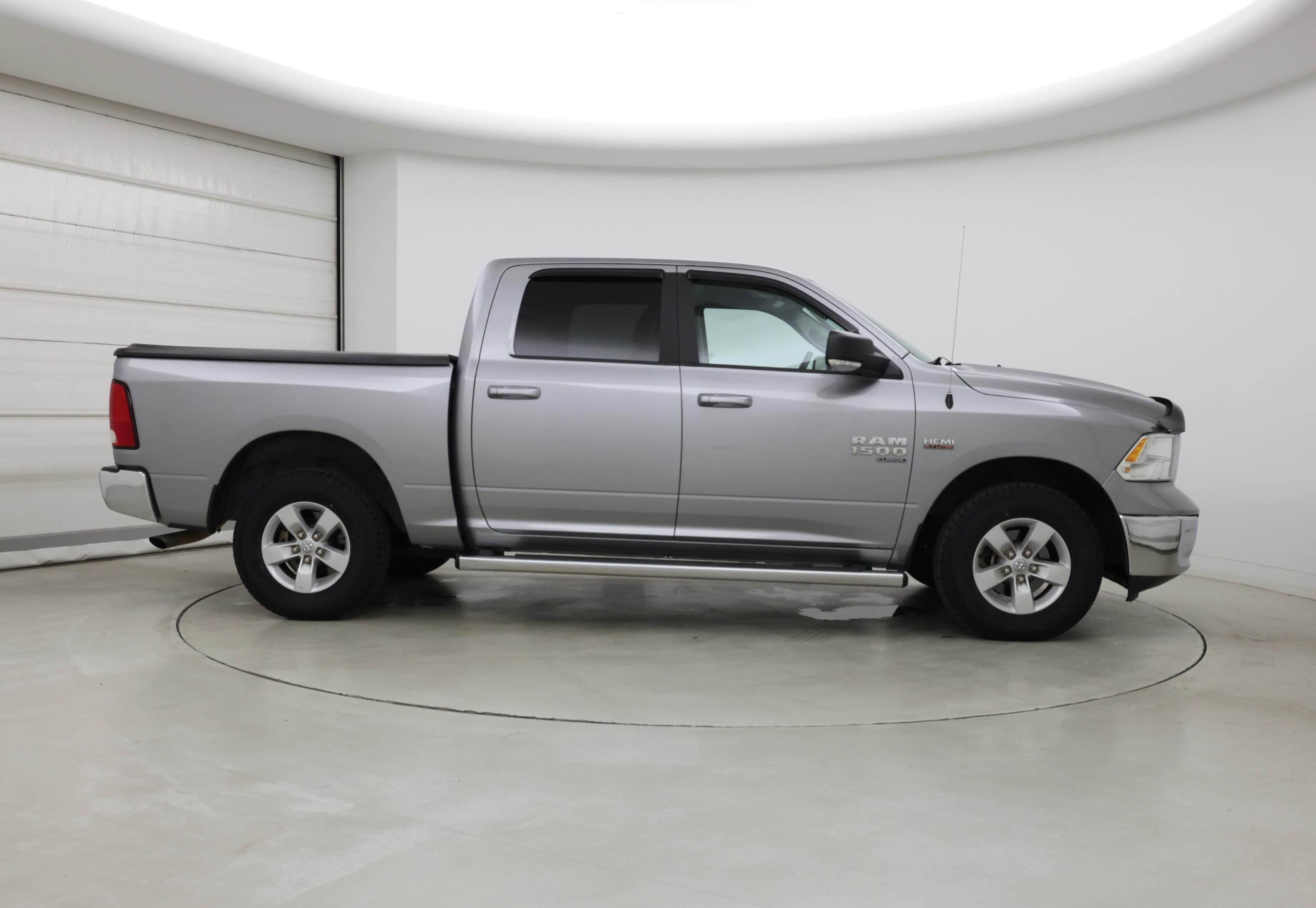 Thumbnail: 2020 RAM 1500 Classic - 7