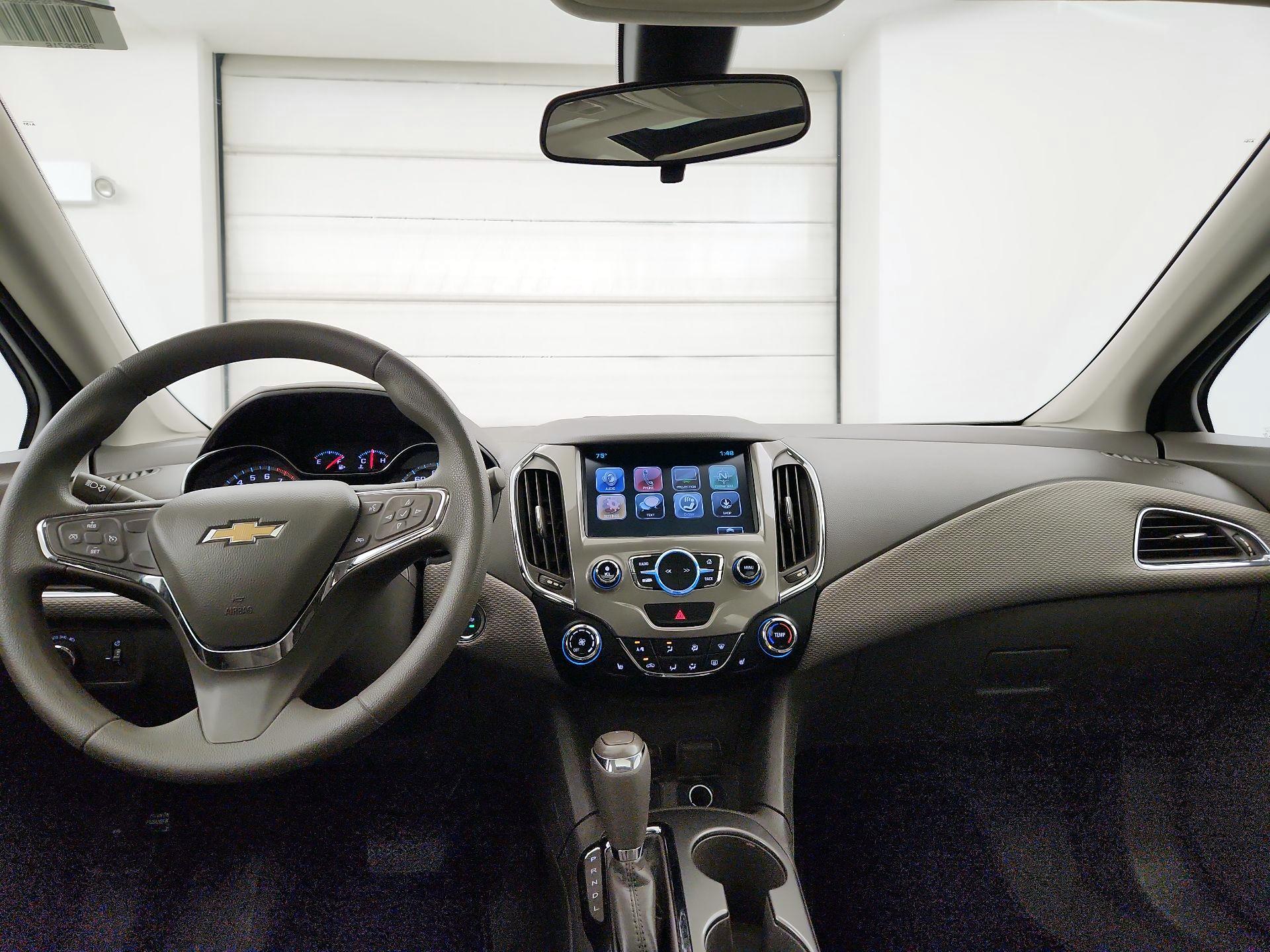 Thumbnail: 2017 Chevrolet Cruze - 9