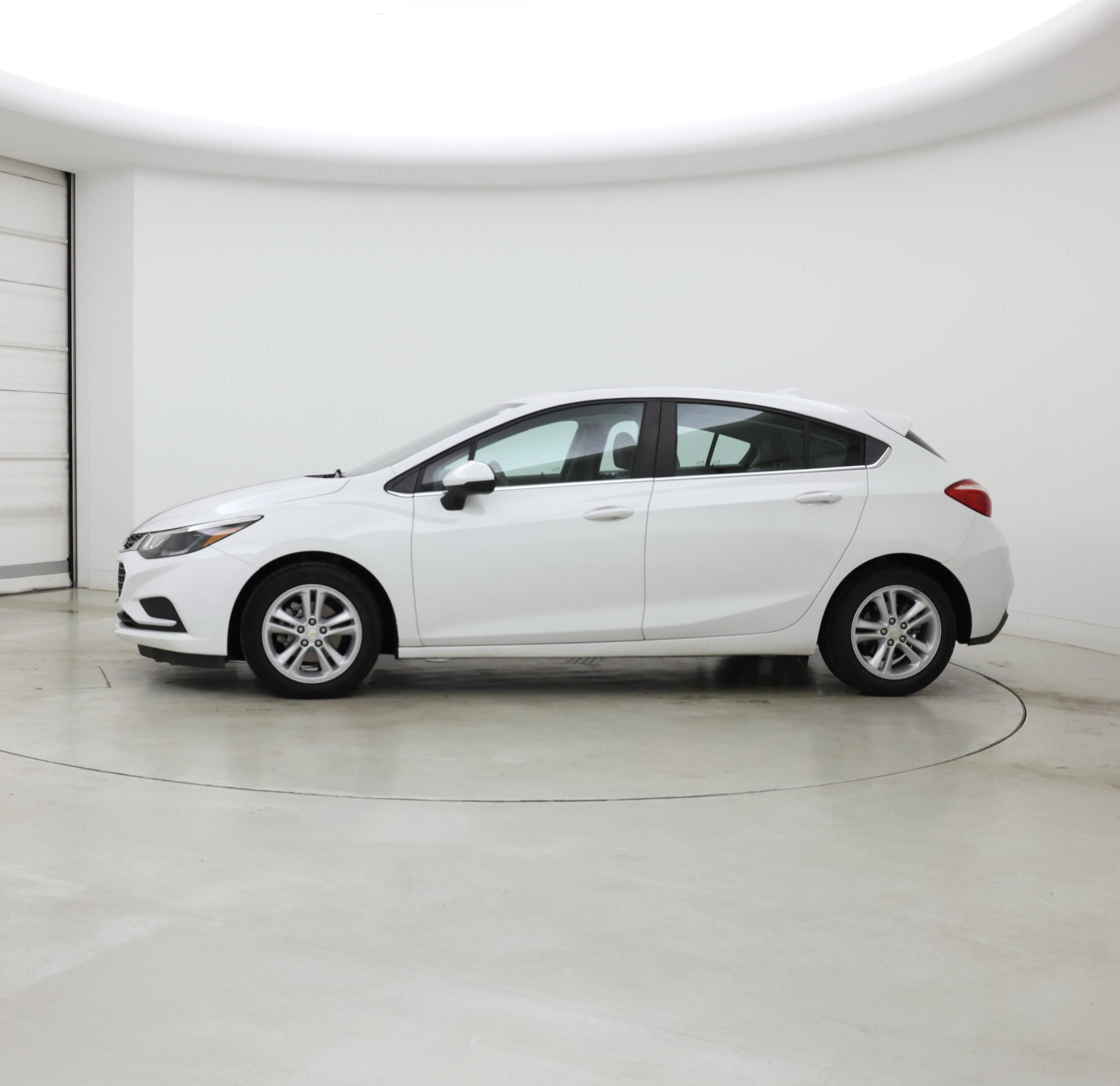 Thumbnail: 2017 Chevrolet Cruze - 3