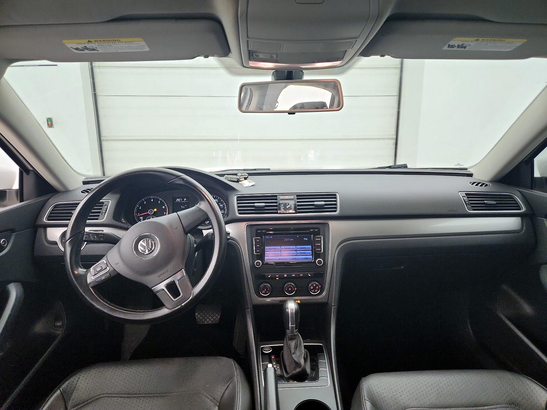 Thumbnail: 2015 Volkswagen Passat - 9