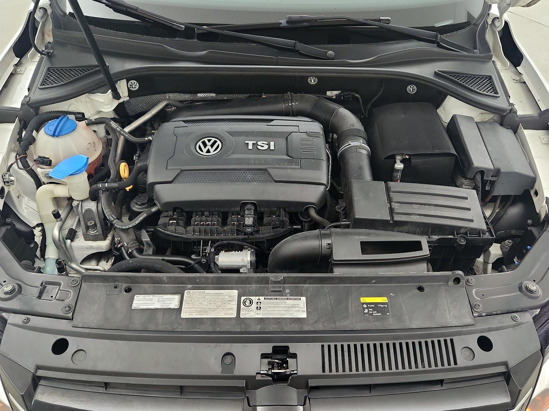 Thumbnail: 2015 Volkswagen Passat - 20