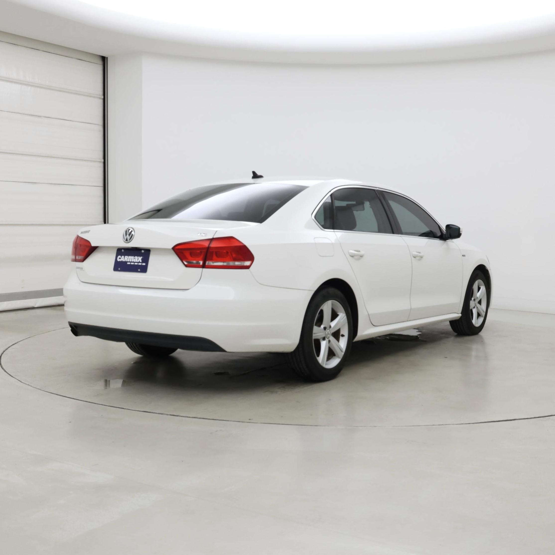 Thumbnail: 2015 Volkswagen Passat - 8