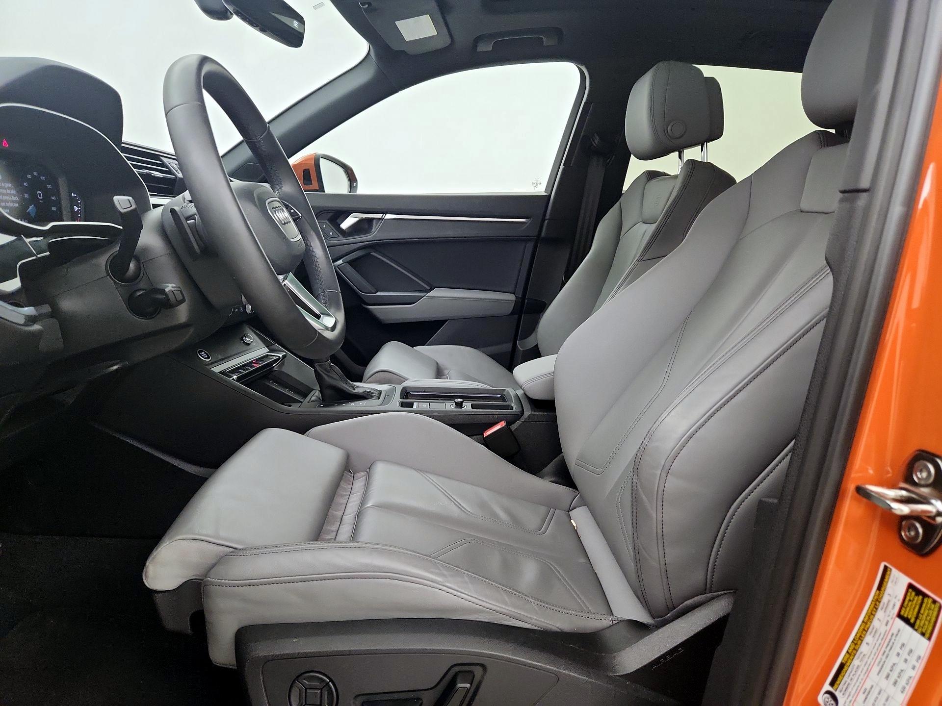 Thumbnail: 2025 Audi Q3 - 11