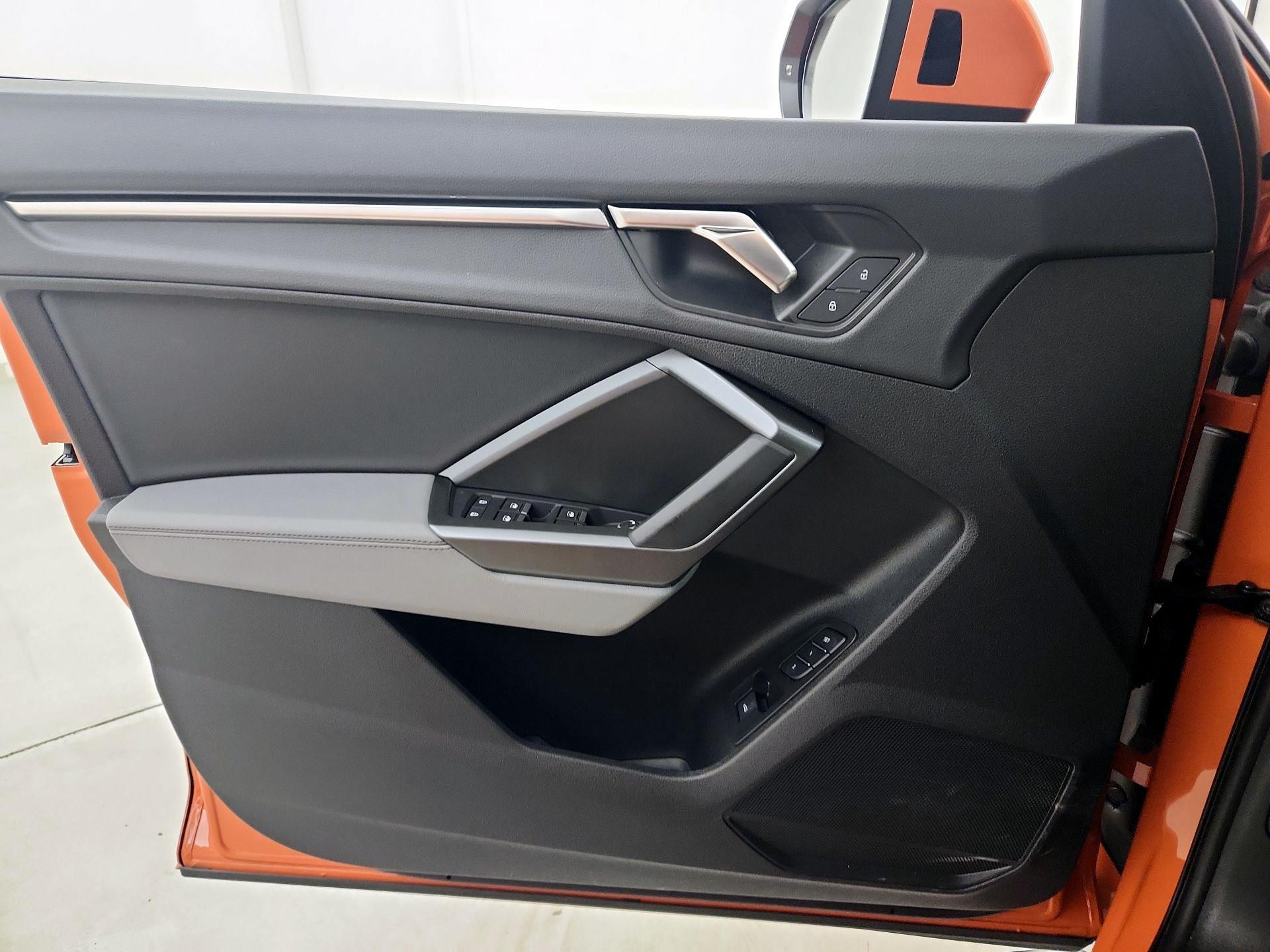 Thumbnail: 2025 Audi Q3 - 12