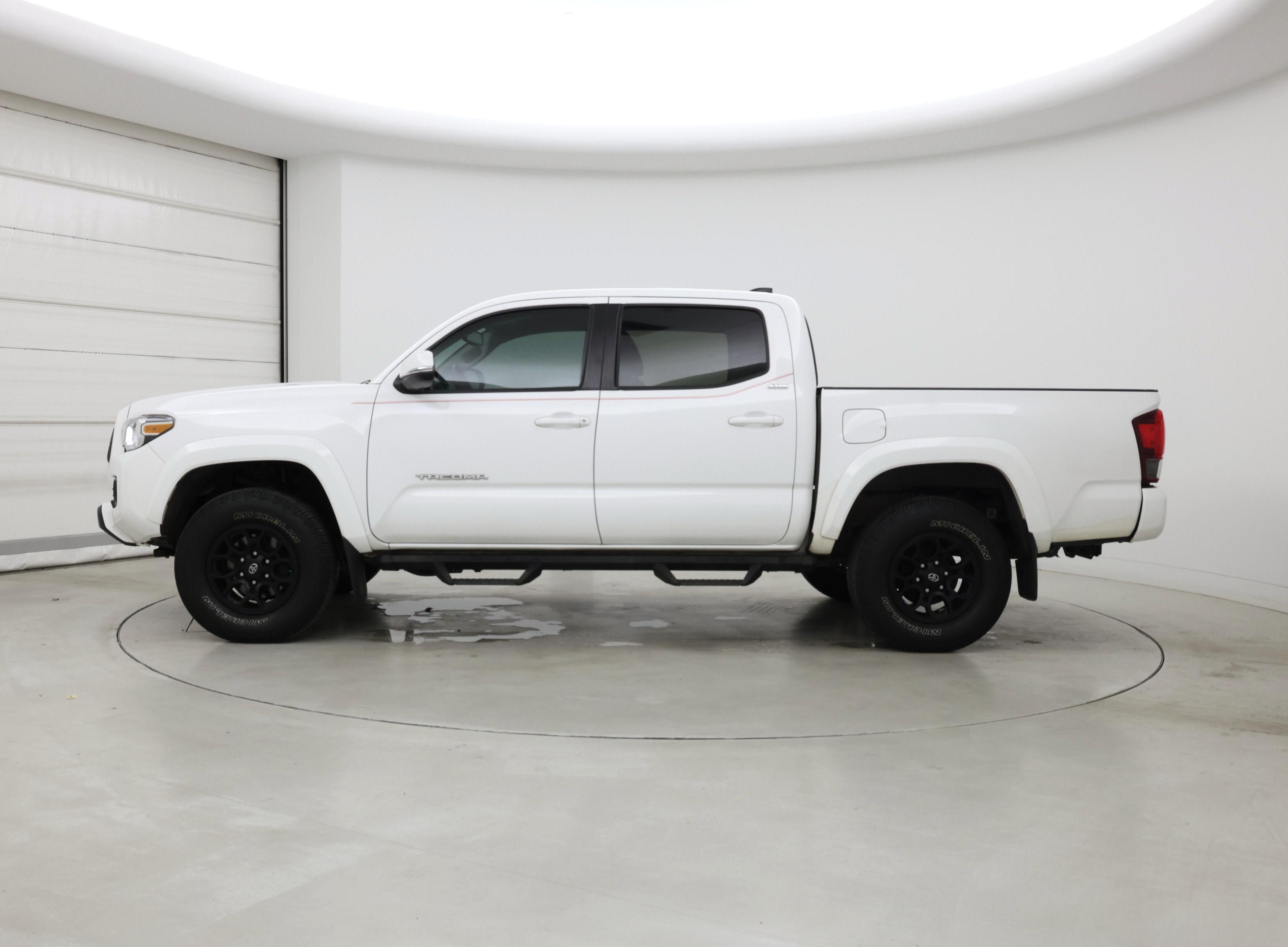 Thumbnail: 2022 Toyota Tacoma - 3