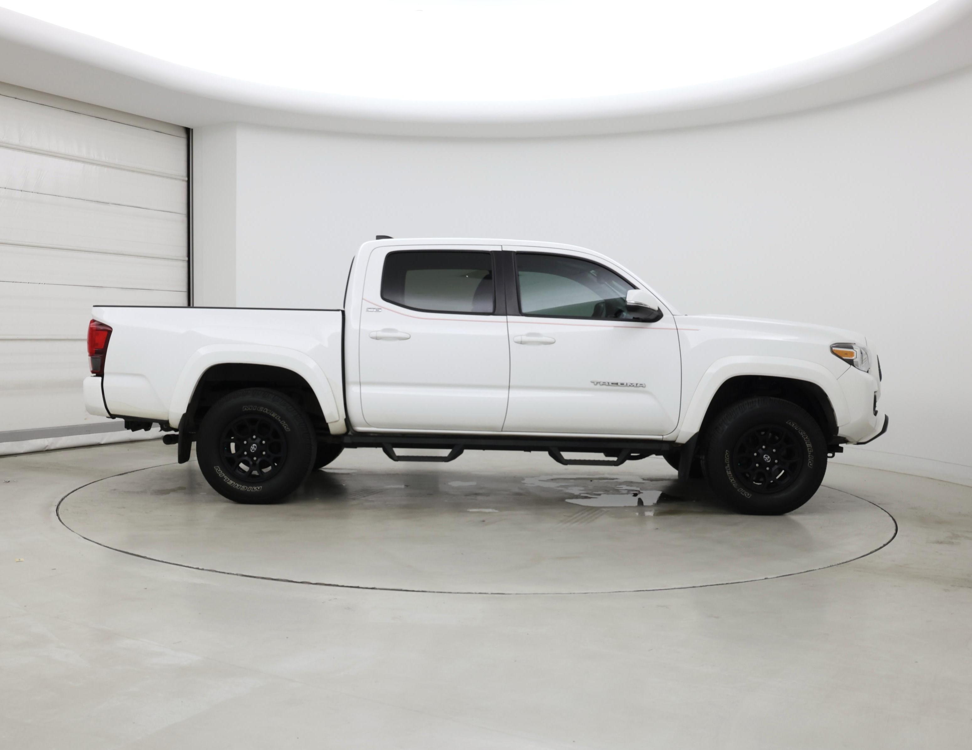 Thumbnail: 2022 Toyota Tacoma - 7