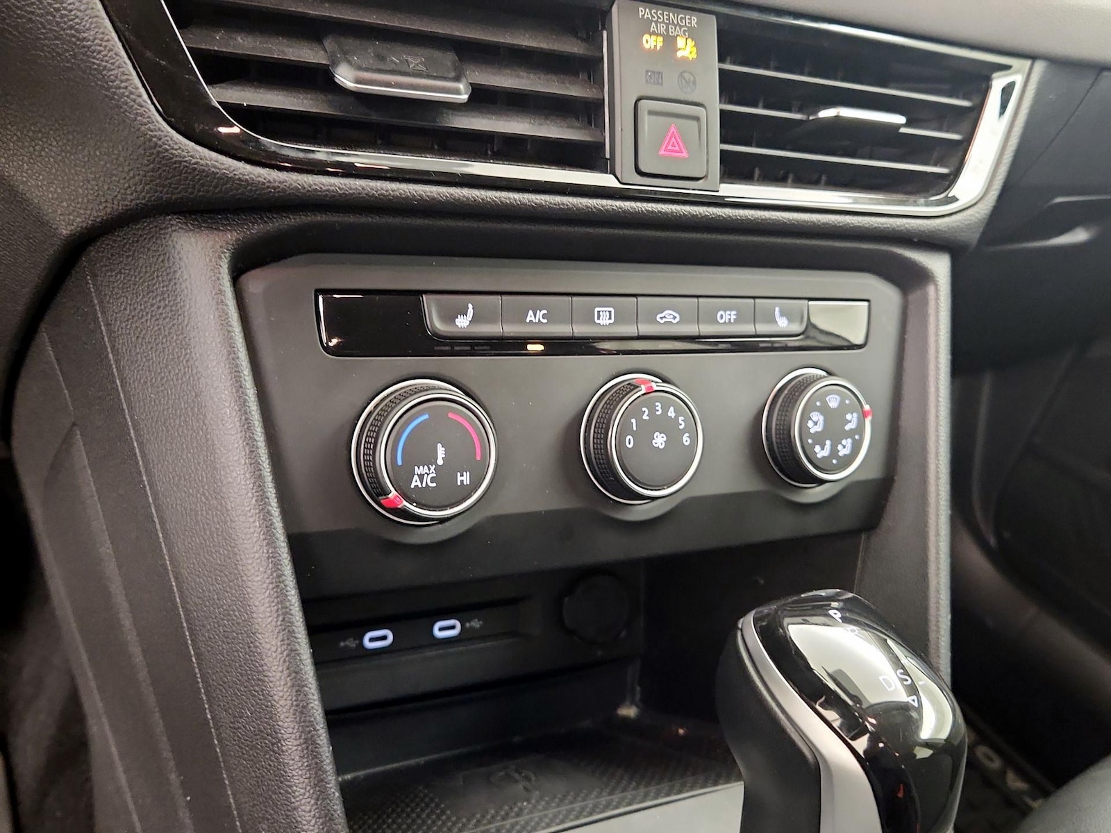 2022 Volkswagen Taos SE - Photo 17