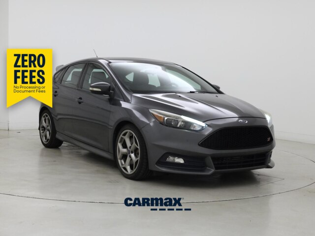Gray 2017 Ford Focus Hatchback Front-Wheel Drive Manual