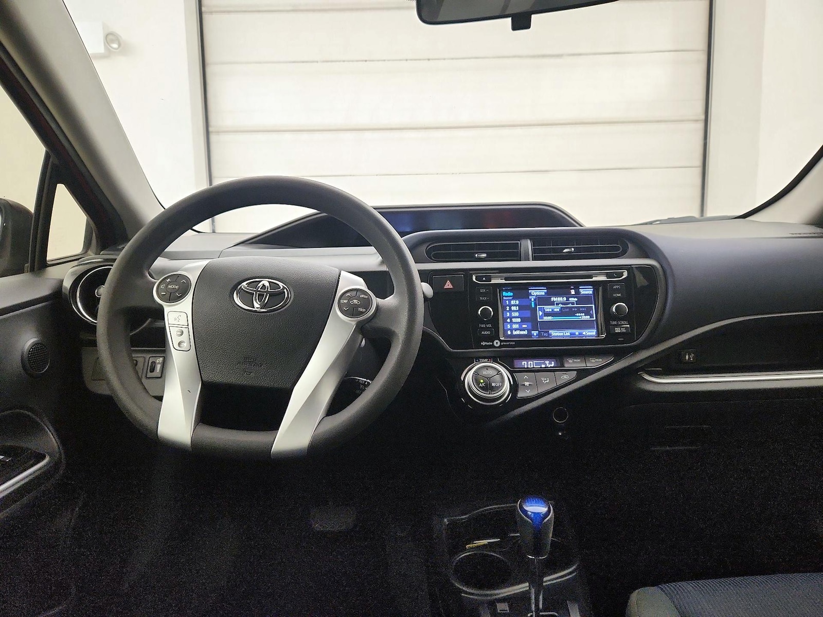 2015 Toyota Prius c Three - Photo 10