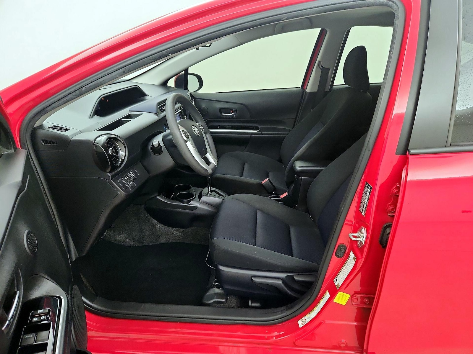 2015 Toyota Prius c Three - Photo 12
