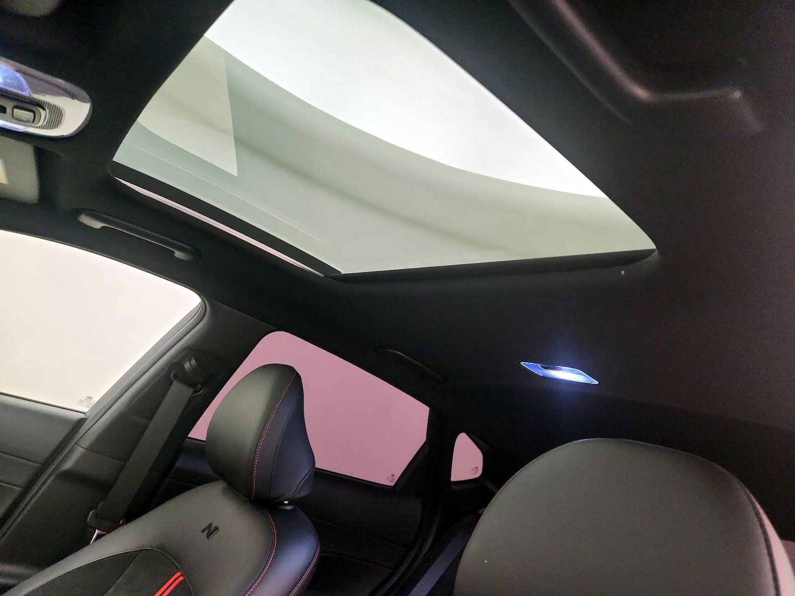 Sunroof(s) & Overhead Airbags