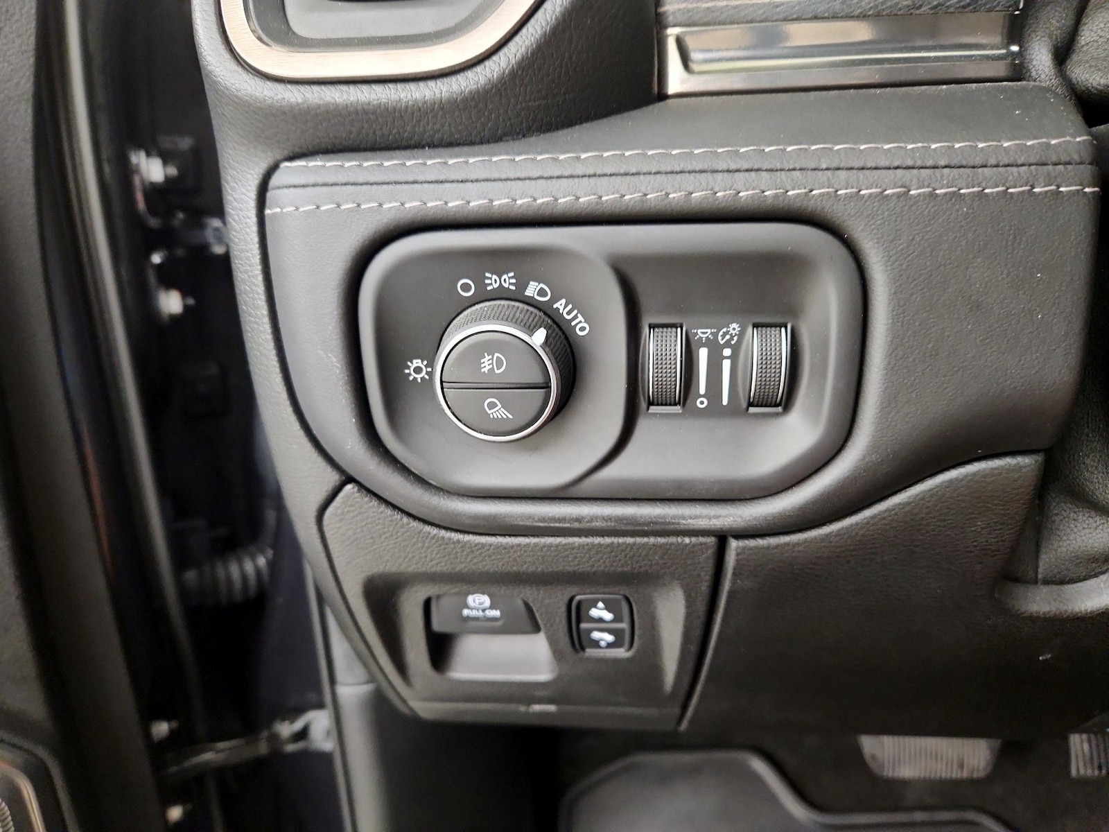 2019 RAM Ram 1500 Pickup Limited - Photo 14