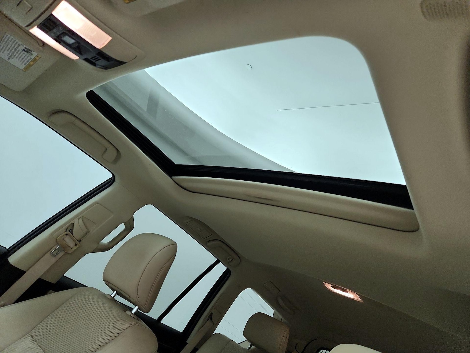 Sunroof(s) & Overhead Airbags