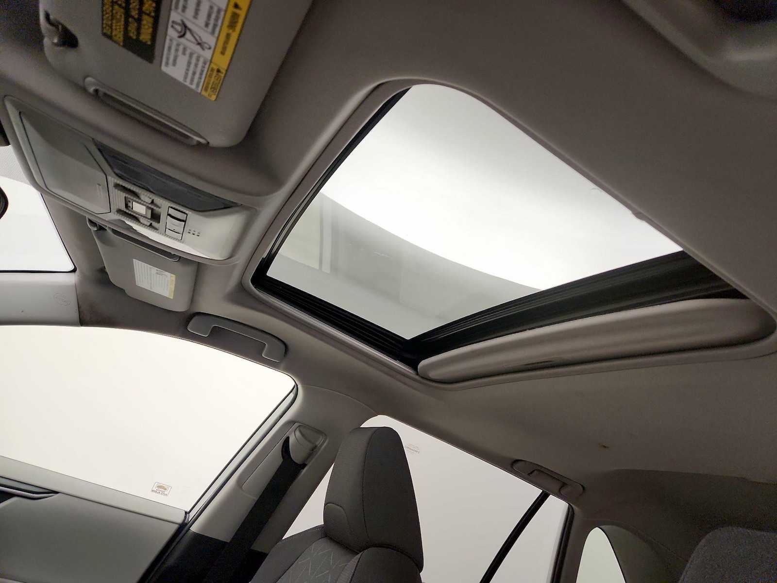 Sunroof(s) & Overhead Airbags