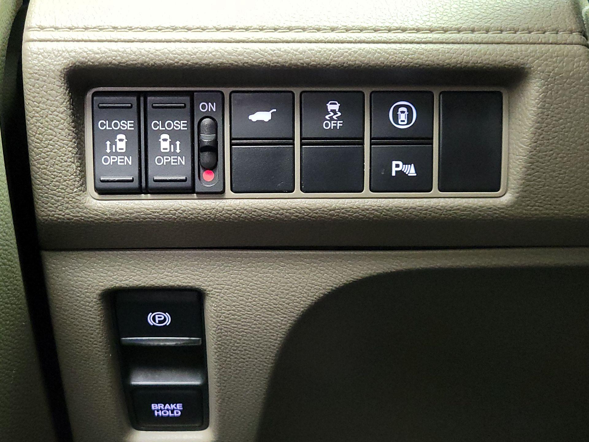 Thumbnail: 2023 Honda Odyssey - 13