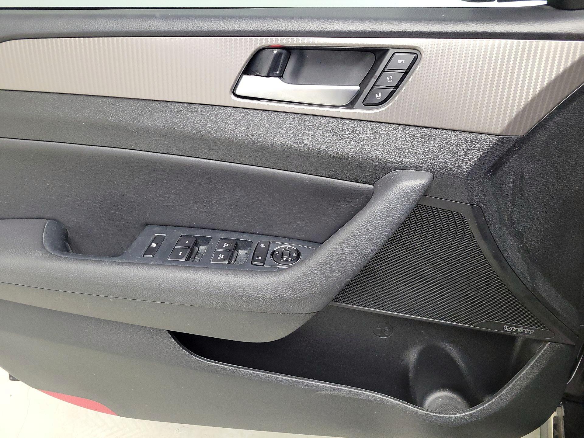 Thumbnail: 2019 Hyundai Sonata - 12