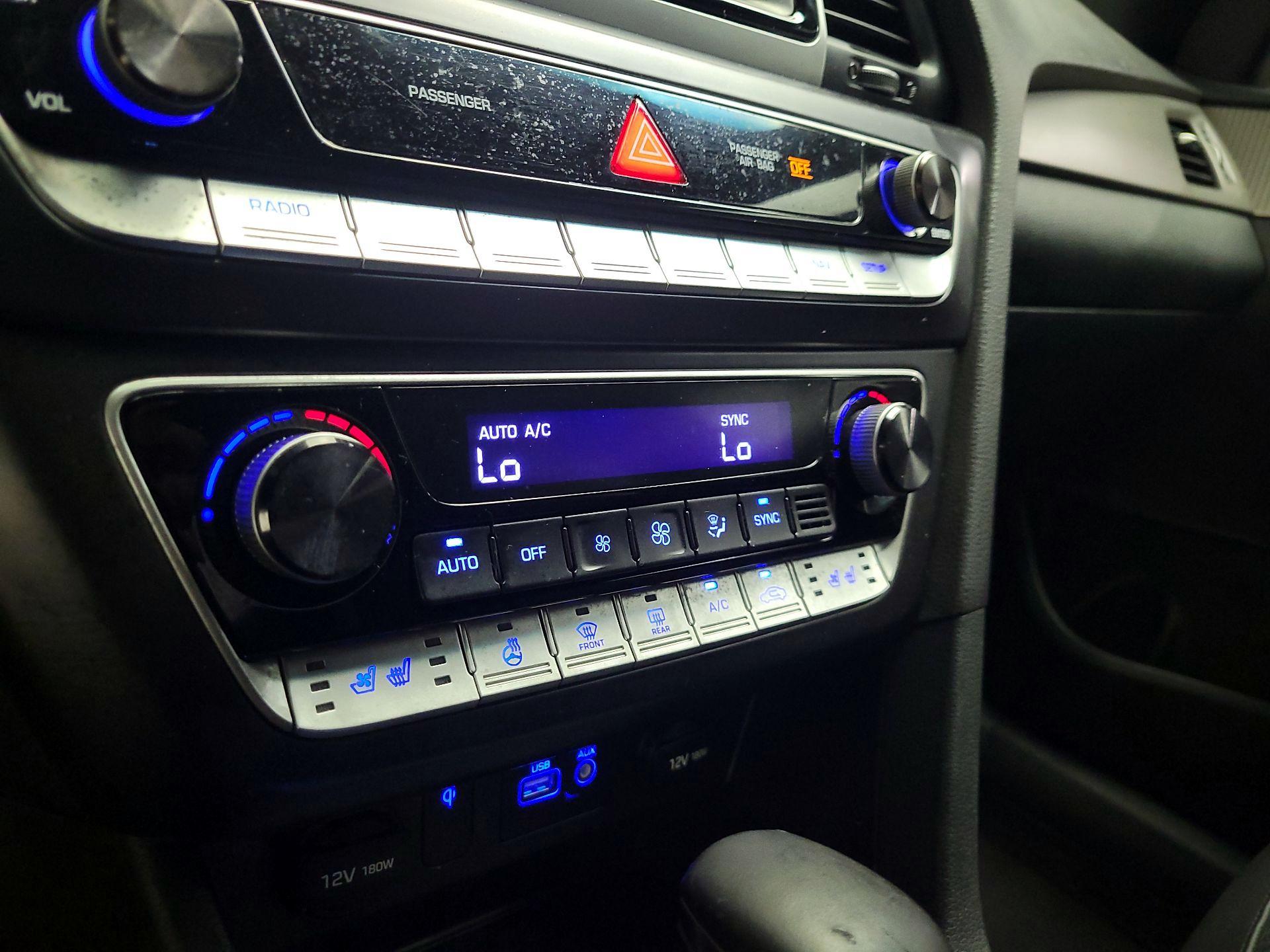 Thumbnail: 2019 Hyundai Sonata - 16